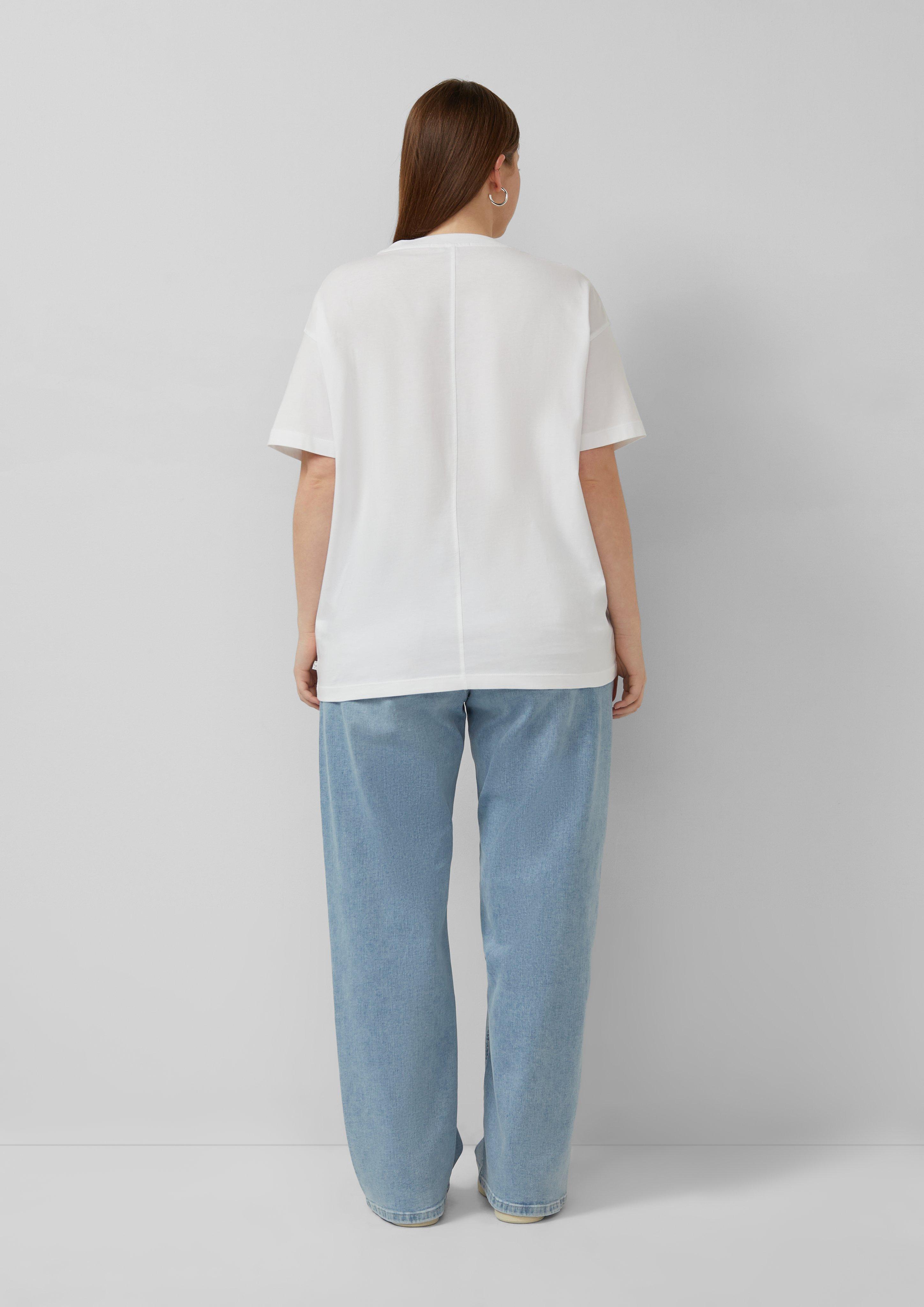 T-Shirt in 01D0 & 11D0