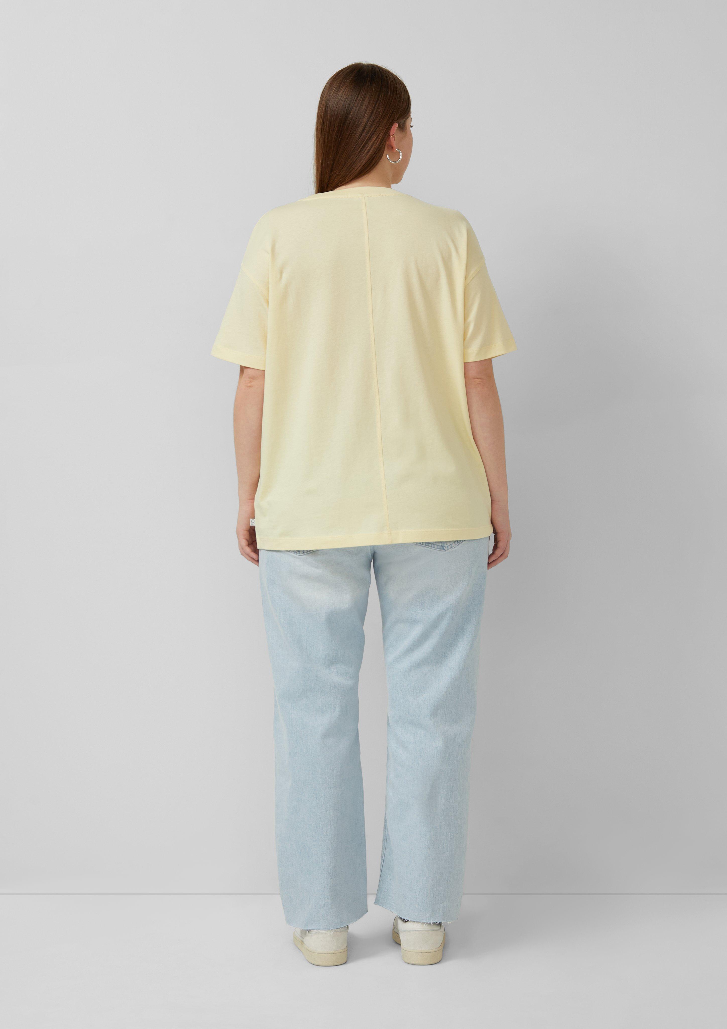 T-Shirt in 11D0 & 01D0