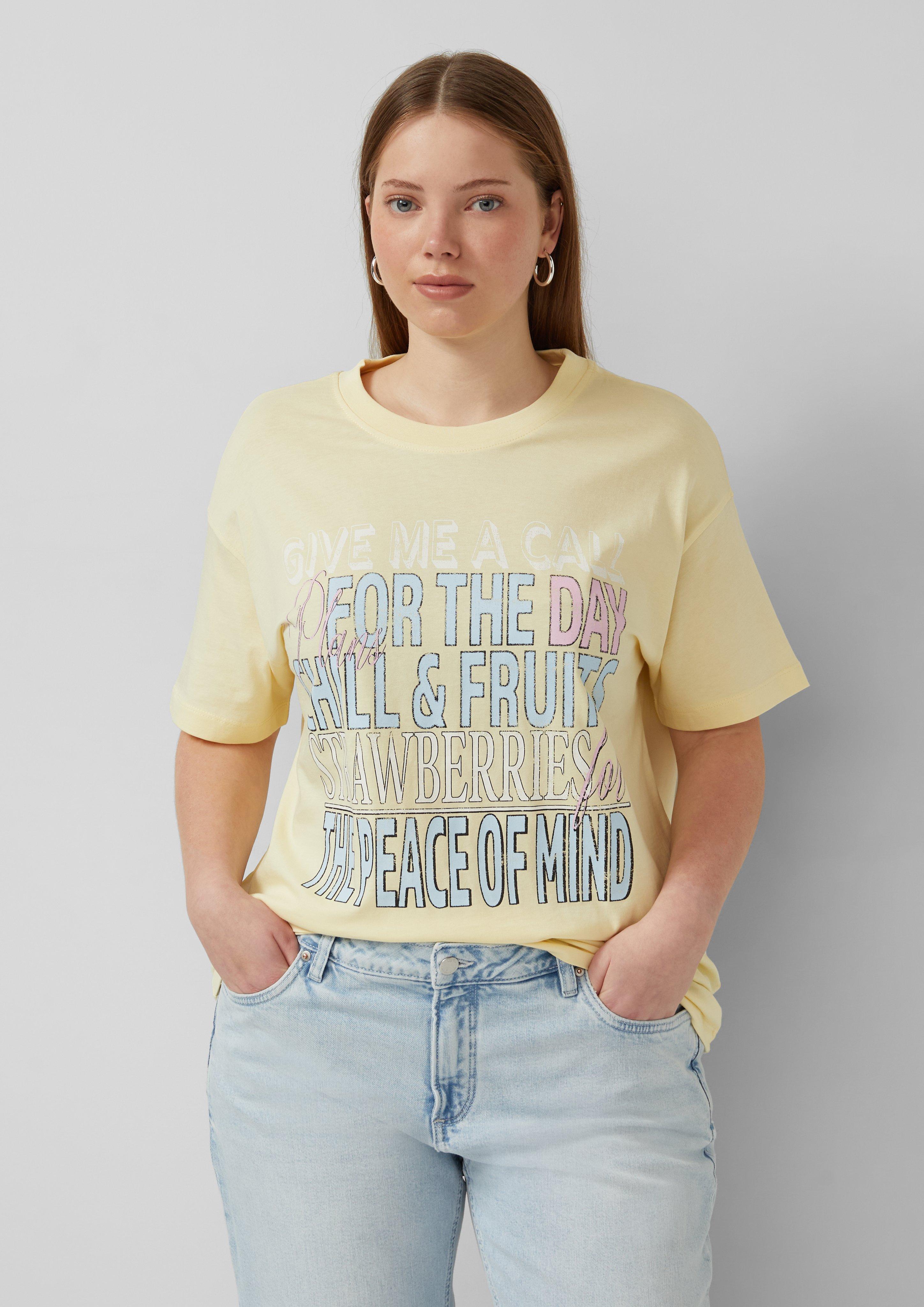 T-Shirt in 11D0 & 01D0