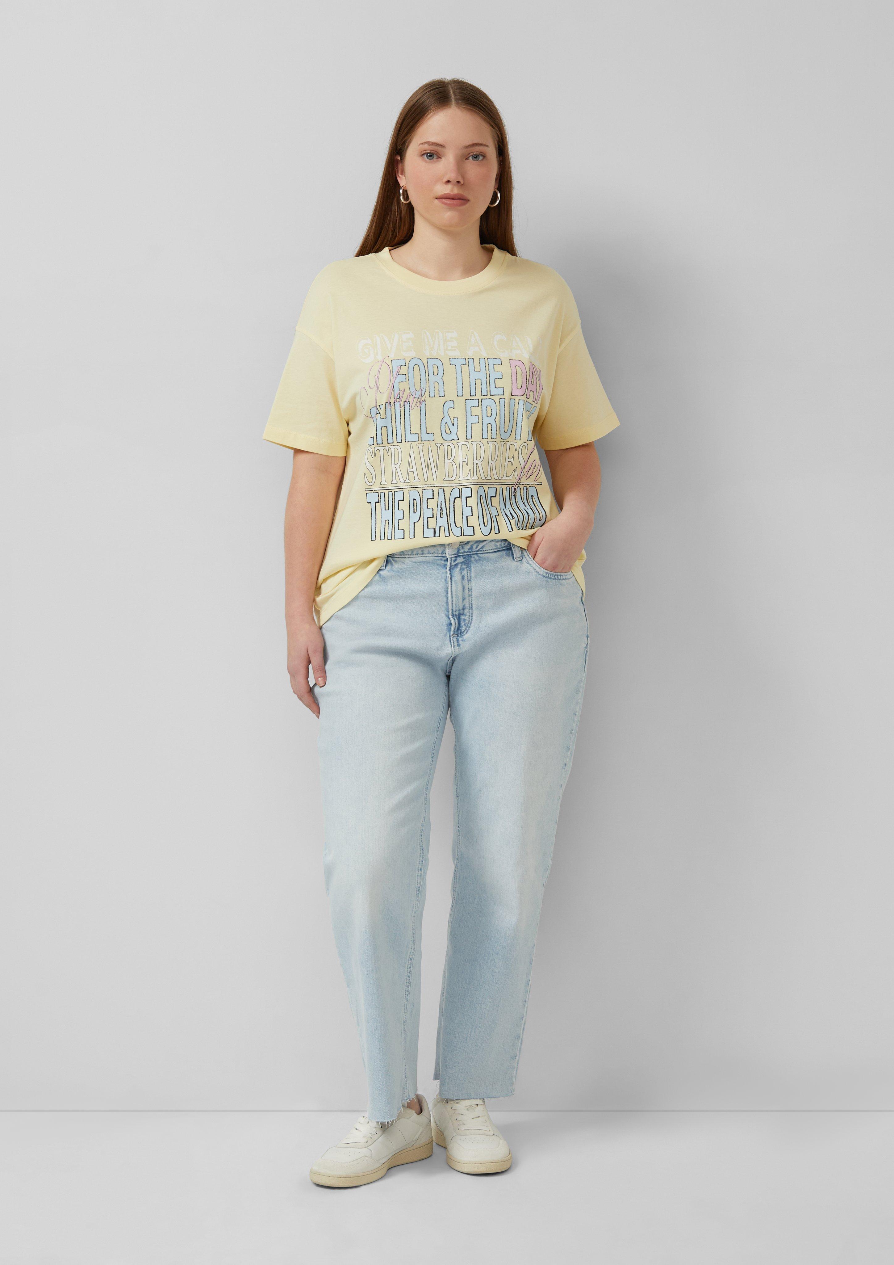 T-Shirt in 11D0 & 01D0