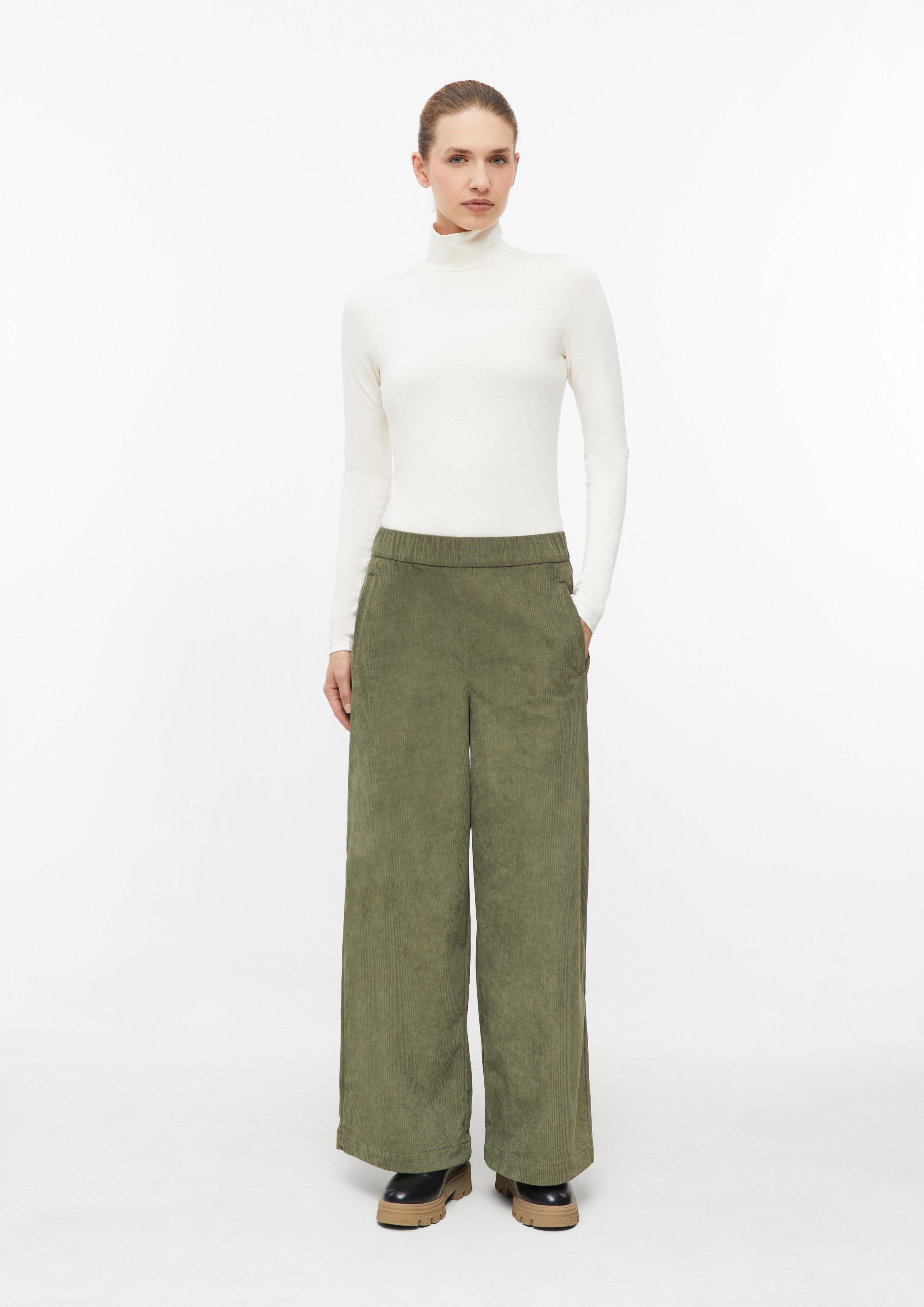 Pantalon en velours côtelé doux, à jambes larges et taille élastiquée en vert olive de s.Oliver