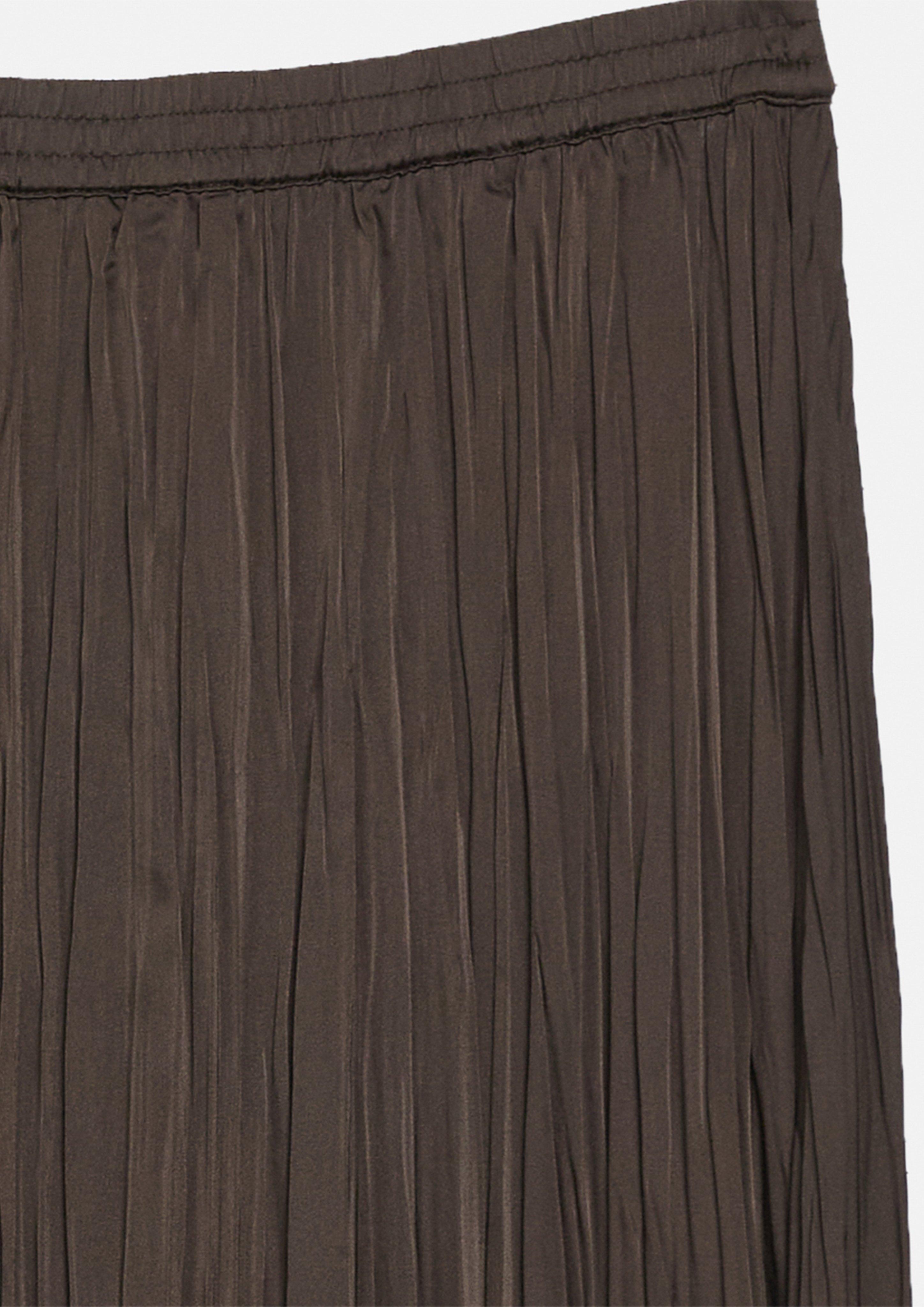 Mid-length Crinkled Pleated Skirt in brown by COMMA