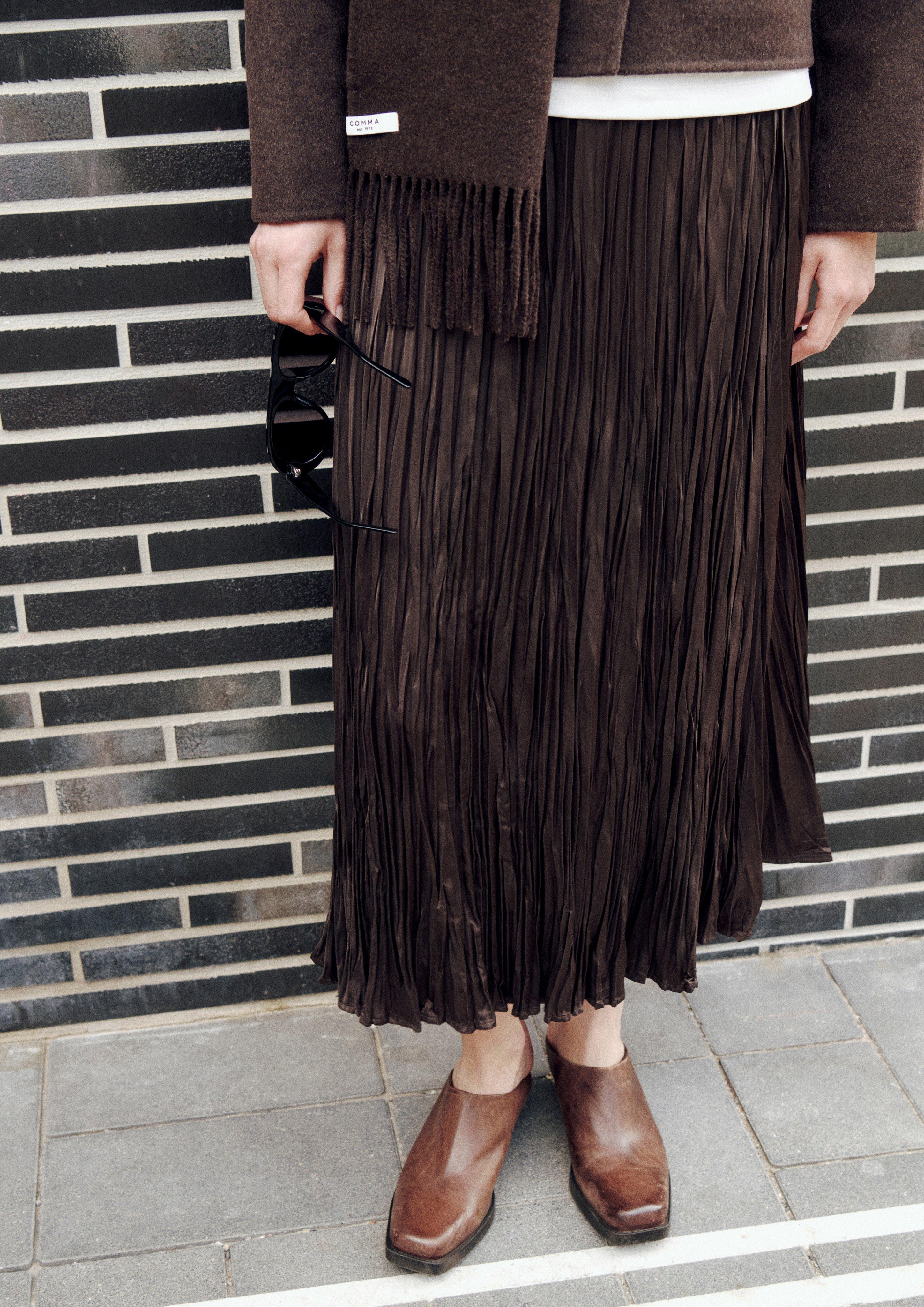 Mid-length Crinkled Pleated Skirt in dark brown by COMMA