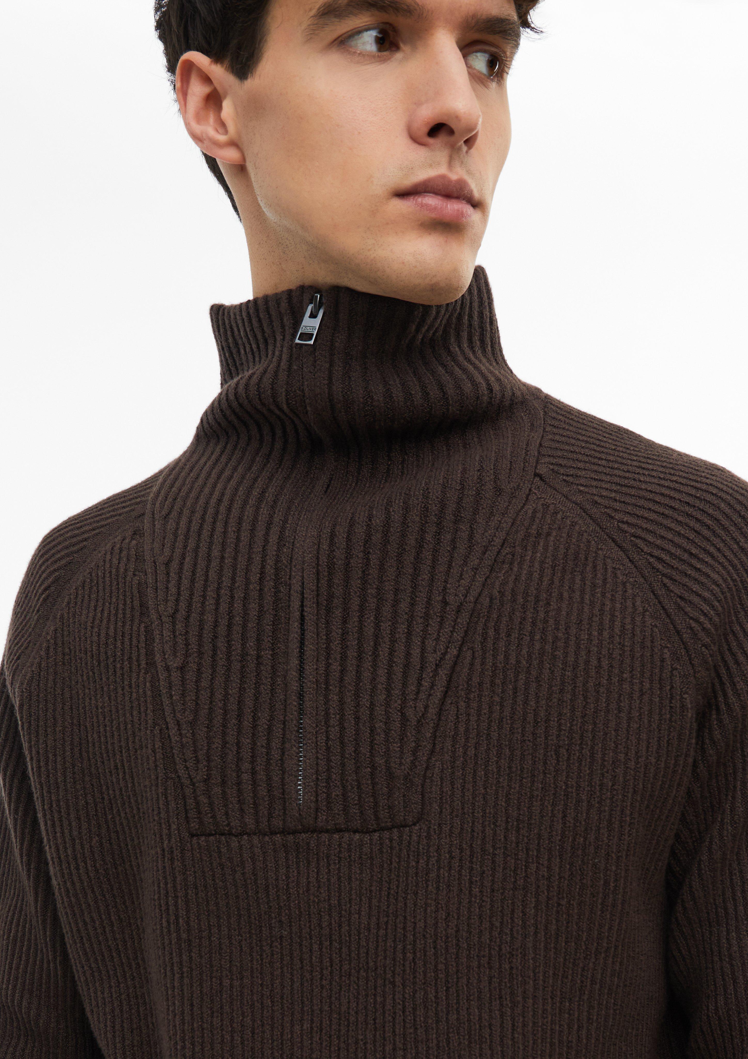 Hommes Pull-over à col roulé en maille douce avec motif côtelé en brun de s.Oliver