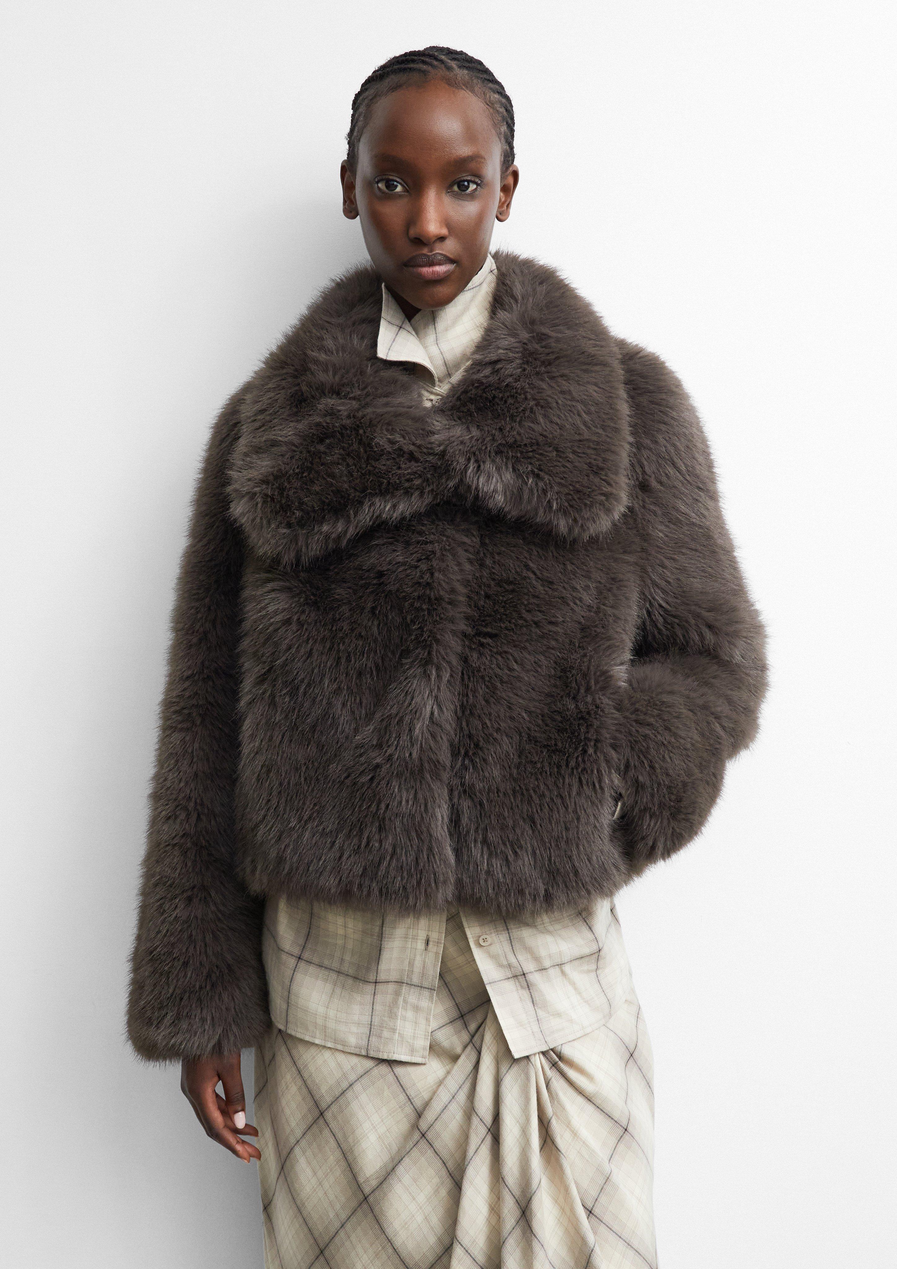 Statement Fake-Fur-Jacke in dunkelbraun von COMMA