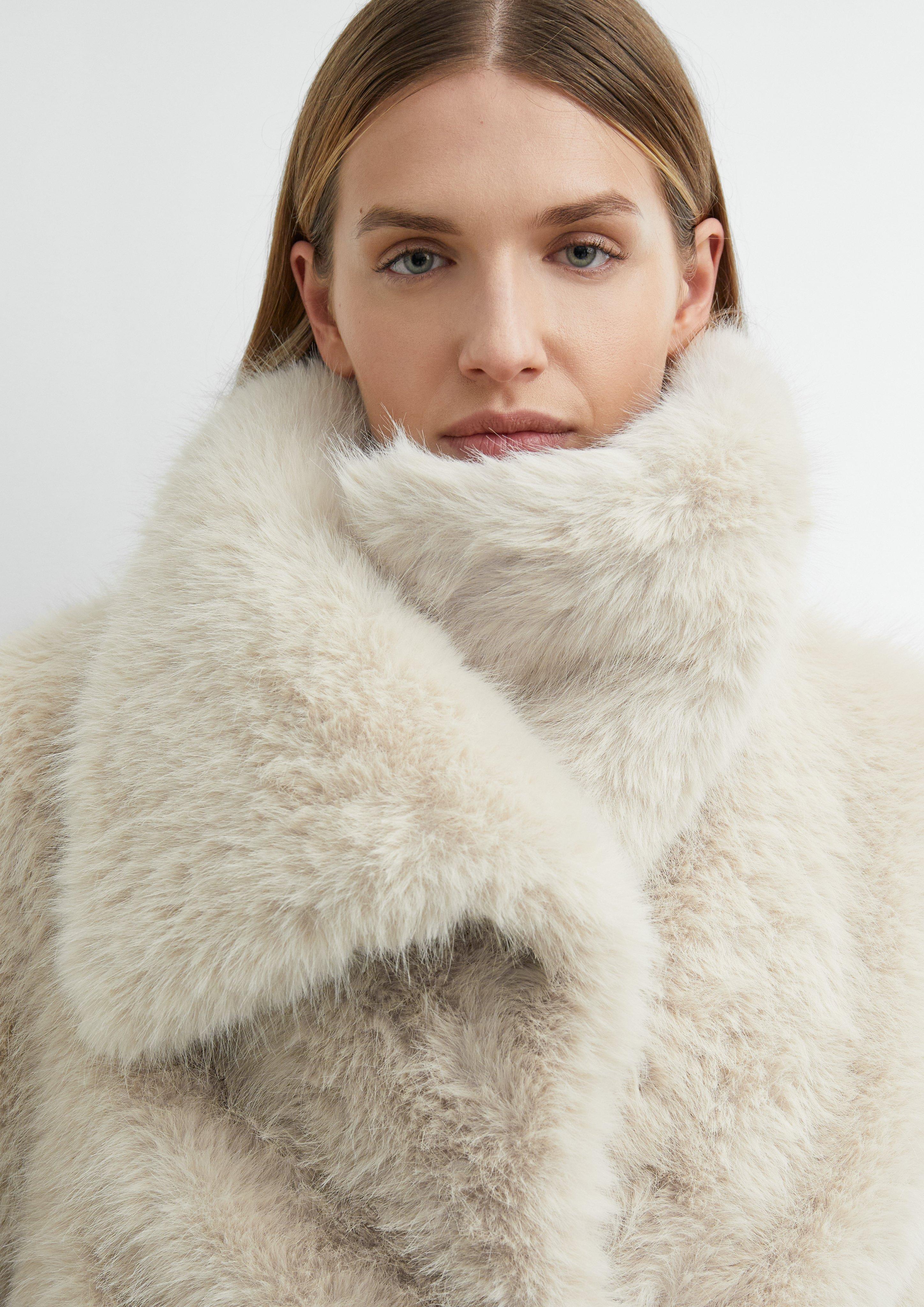 Damen Statement Fake-Fur-Jacke in beige von comma