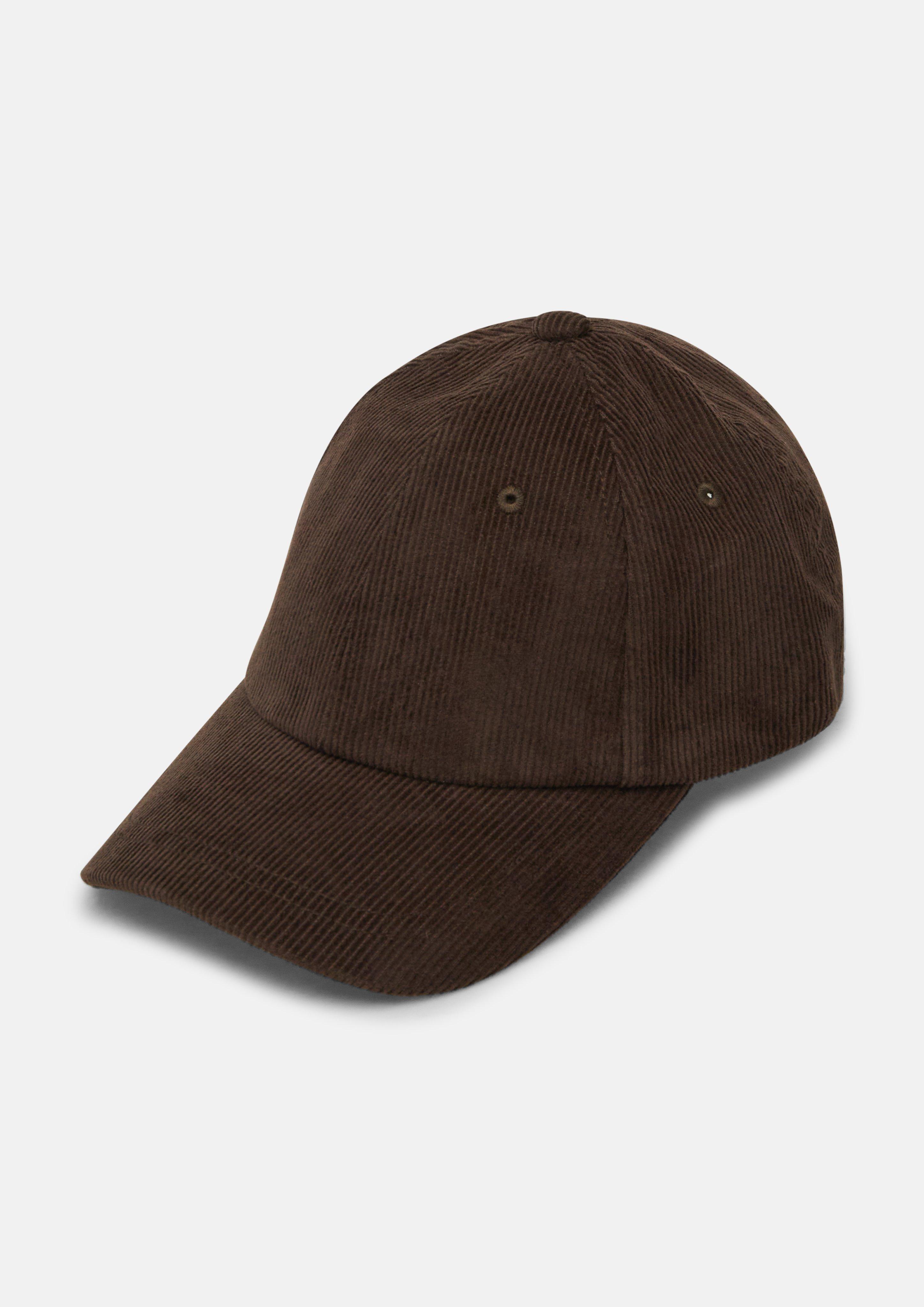 Cap in dark brown by s.Oliver