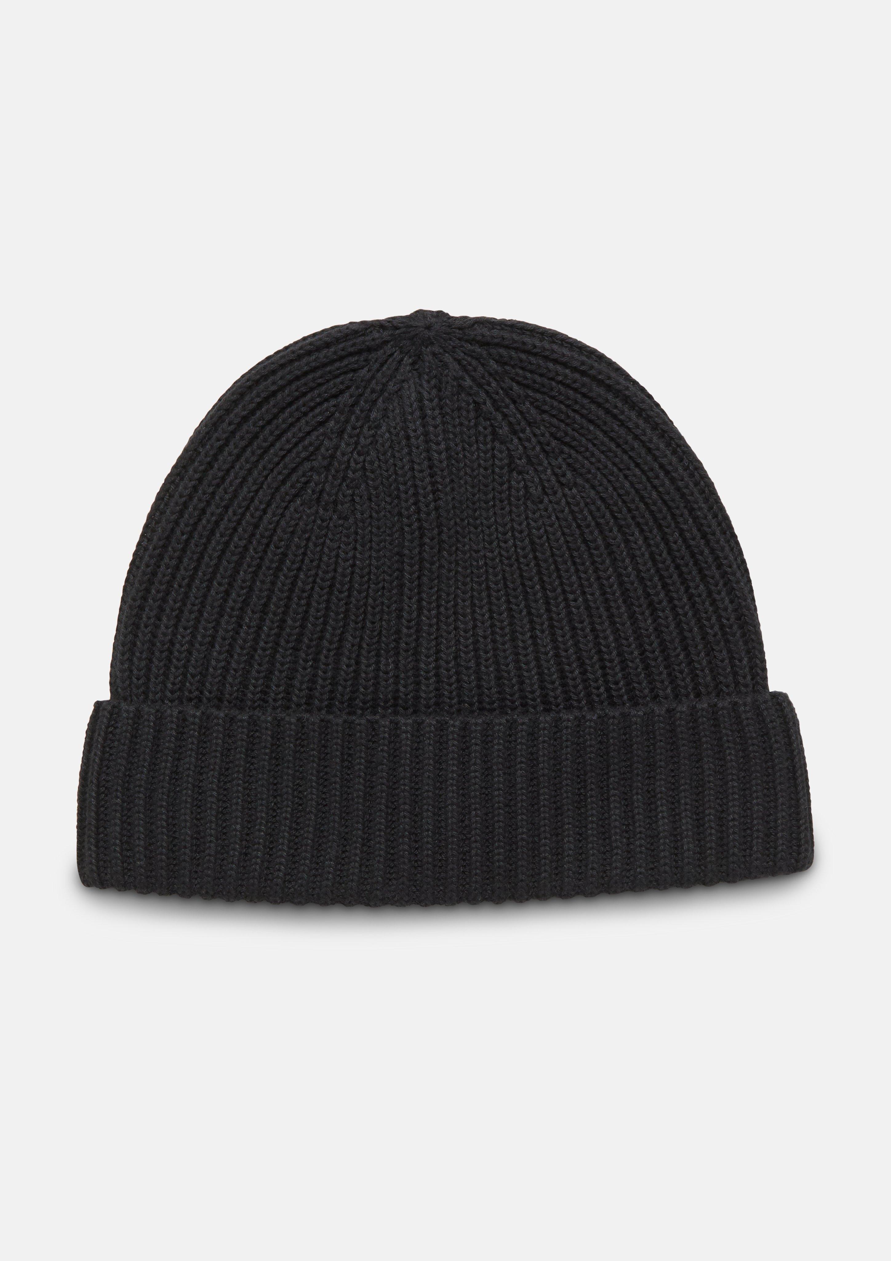 Beanie in black by s.Oliver