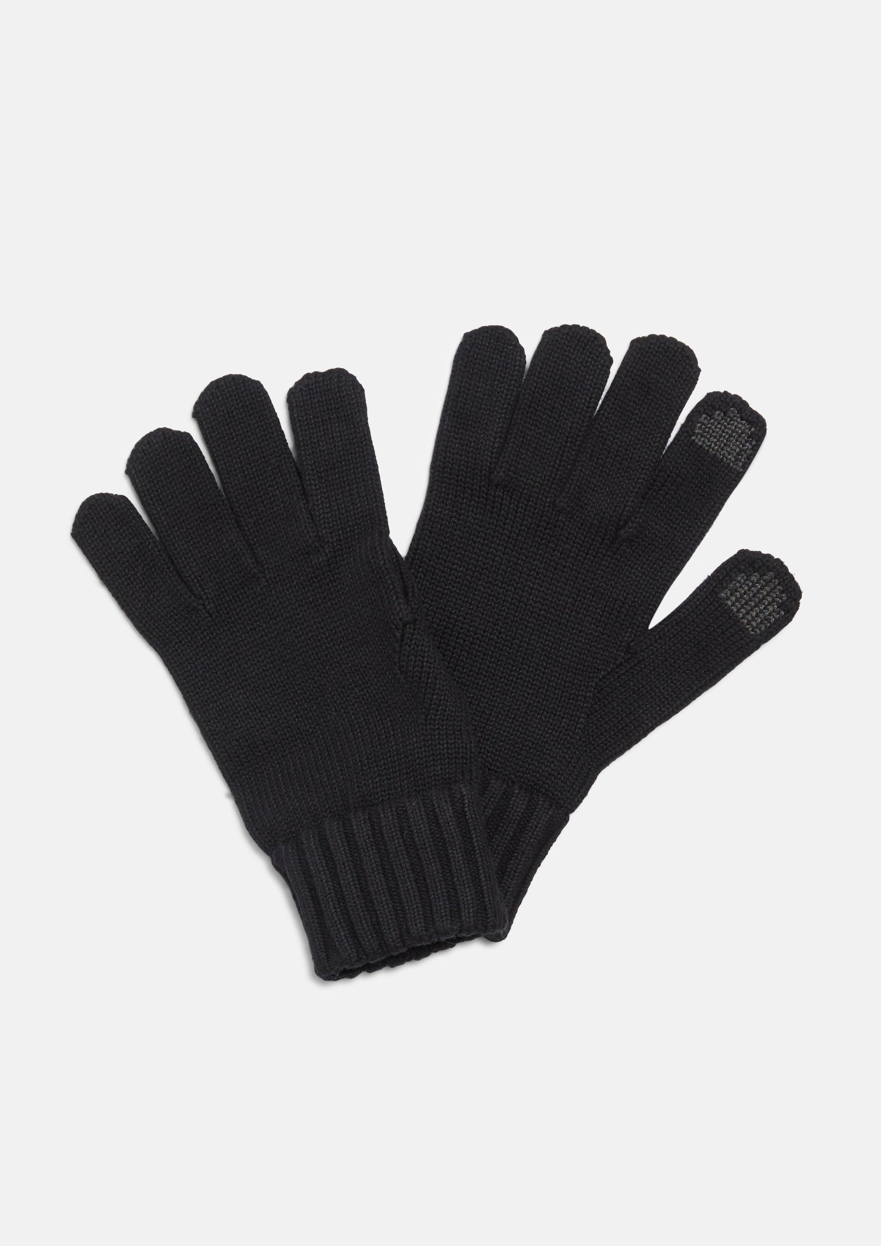 Gloves in black by s.Oliver