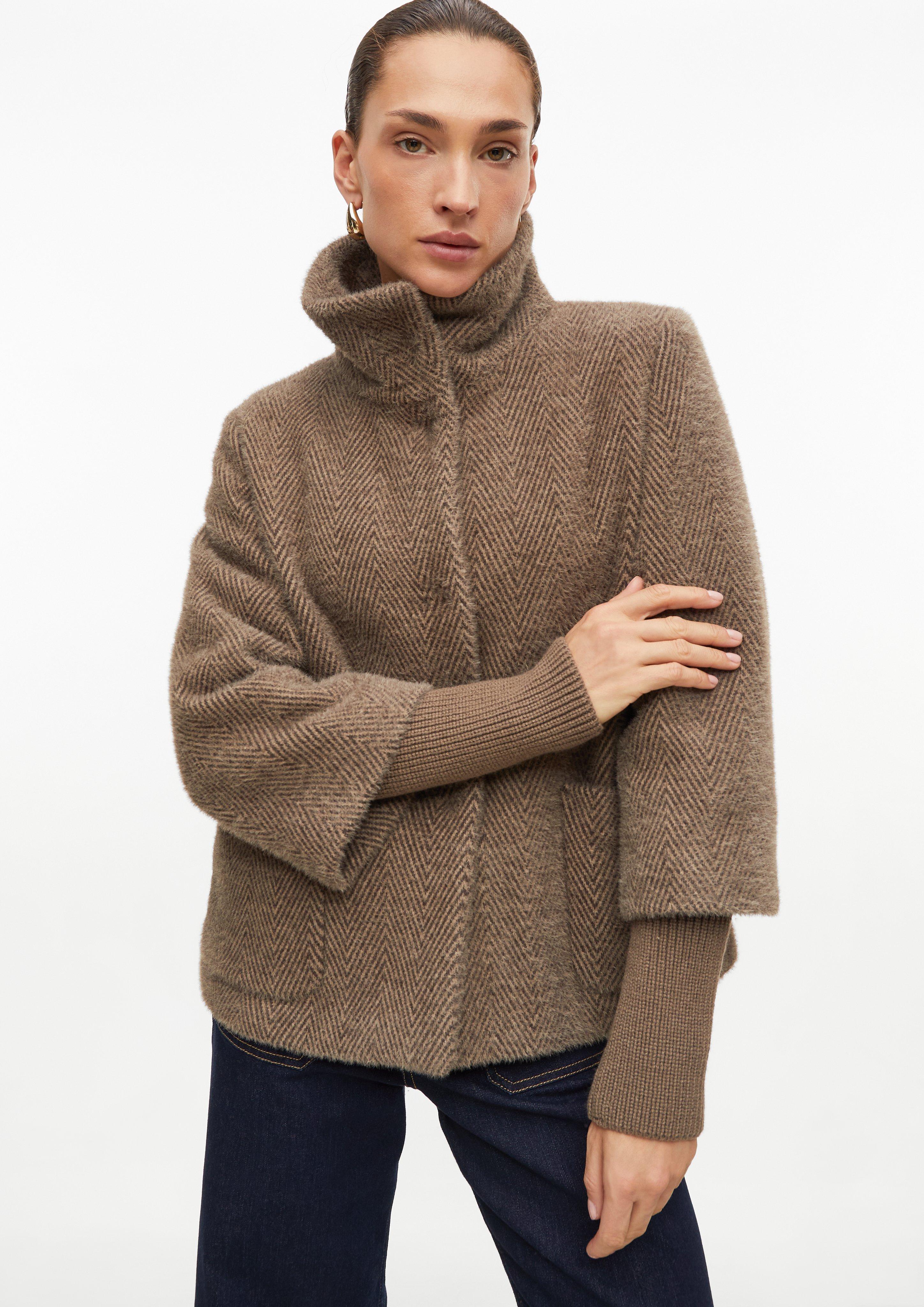 Veste douillette au motif raffiné et aux manches en maille en brun de s.Oliver BLACK LABEL