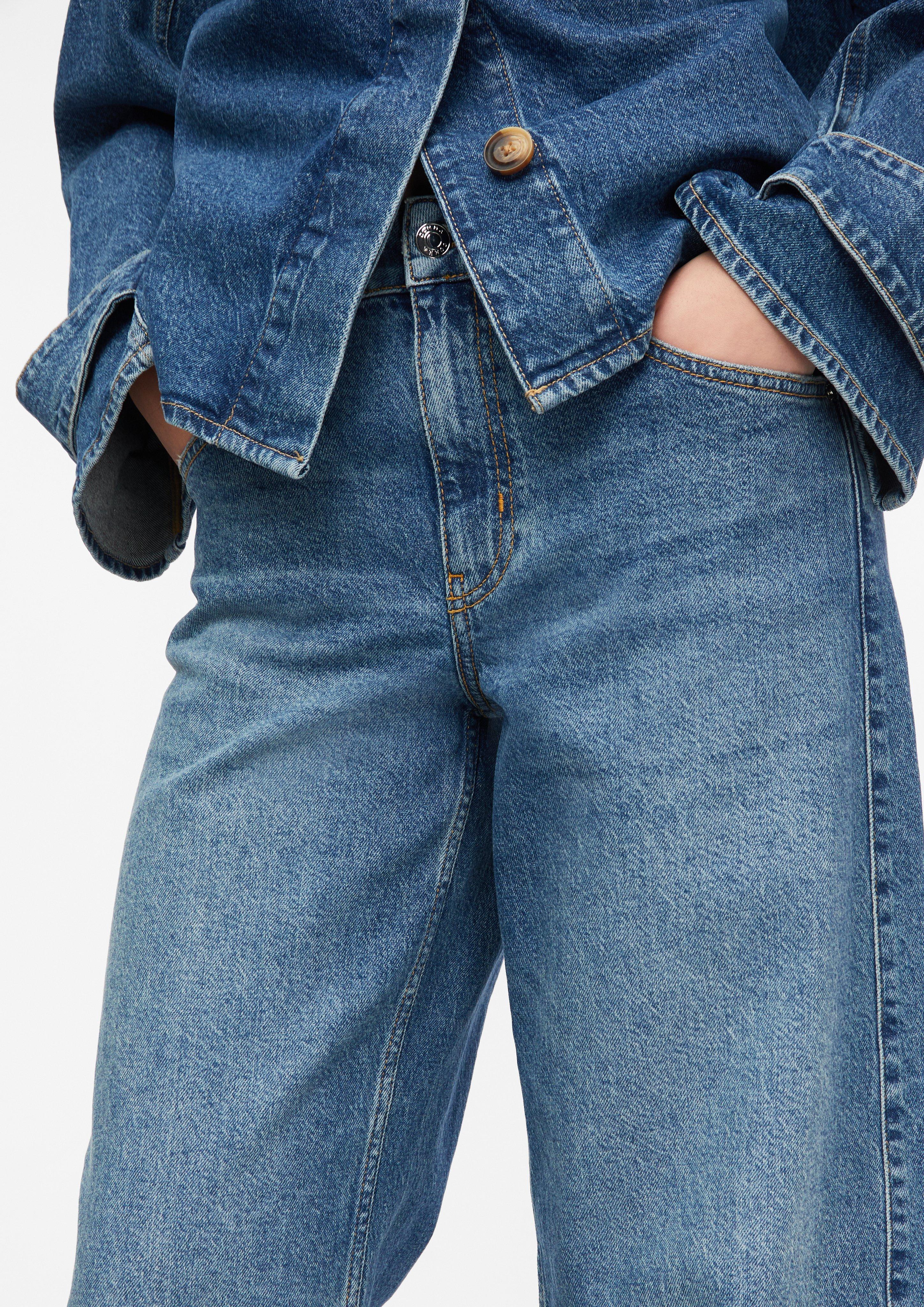 Pantalon en jean en bleu de COMMA
