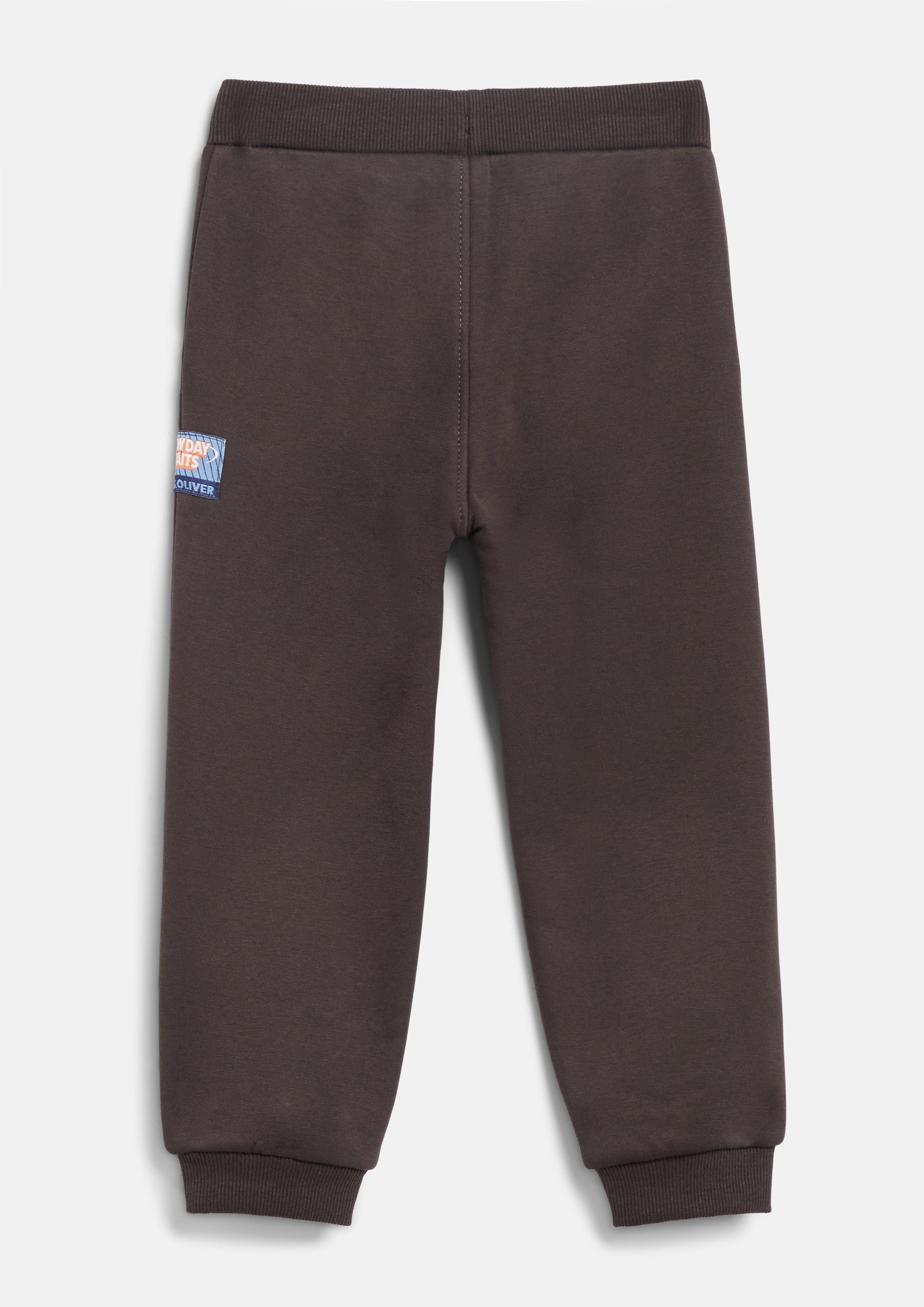 Kinder Jogginghose im Relaxed Fit mit Fleece-Innenseite in braun von s.Oliver