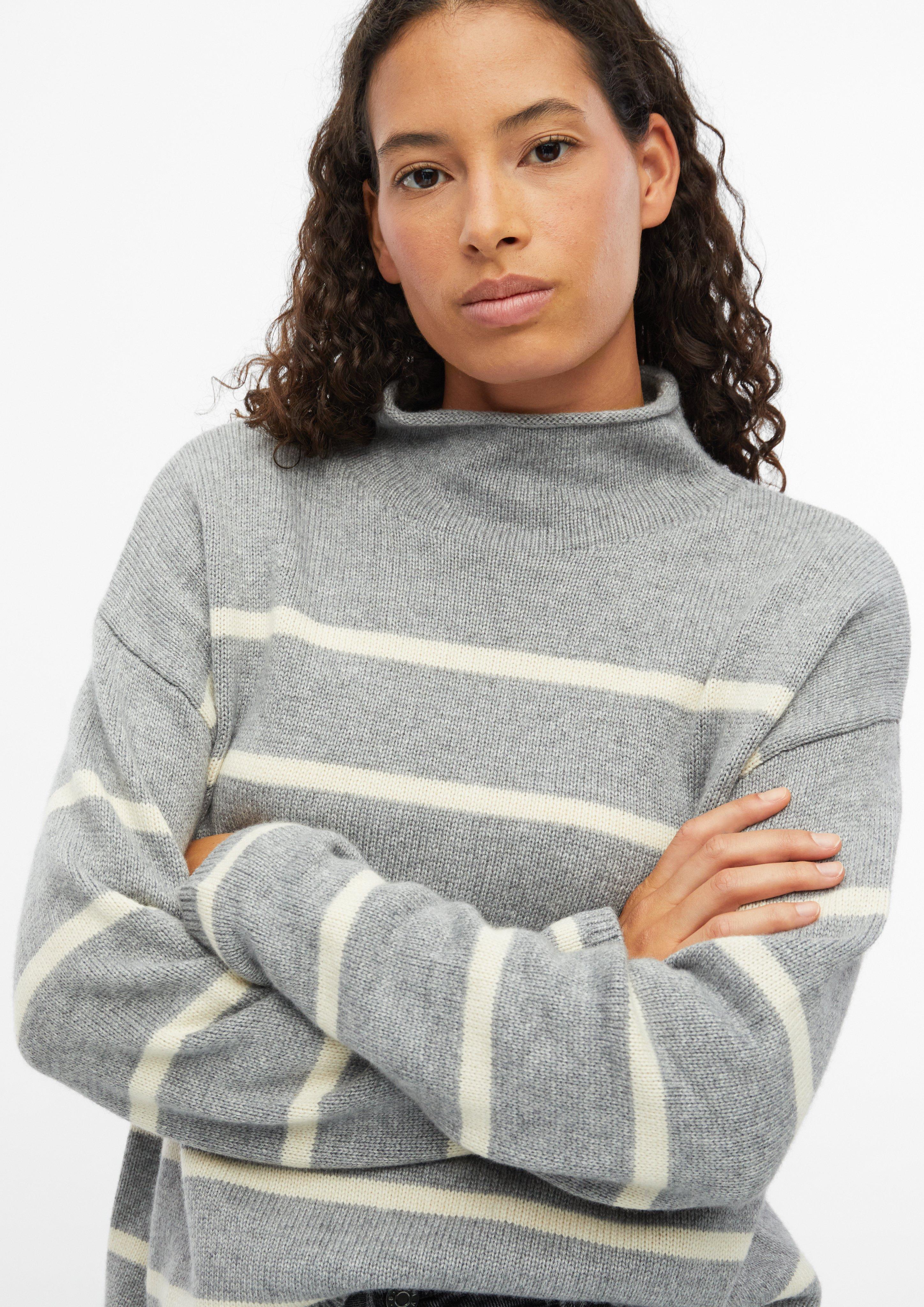Femmes Pull en maille rayé à la coupe décontractée en gris de s.Oliver