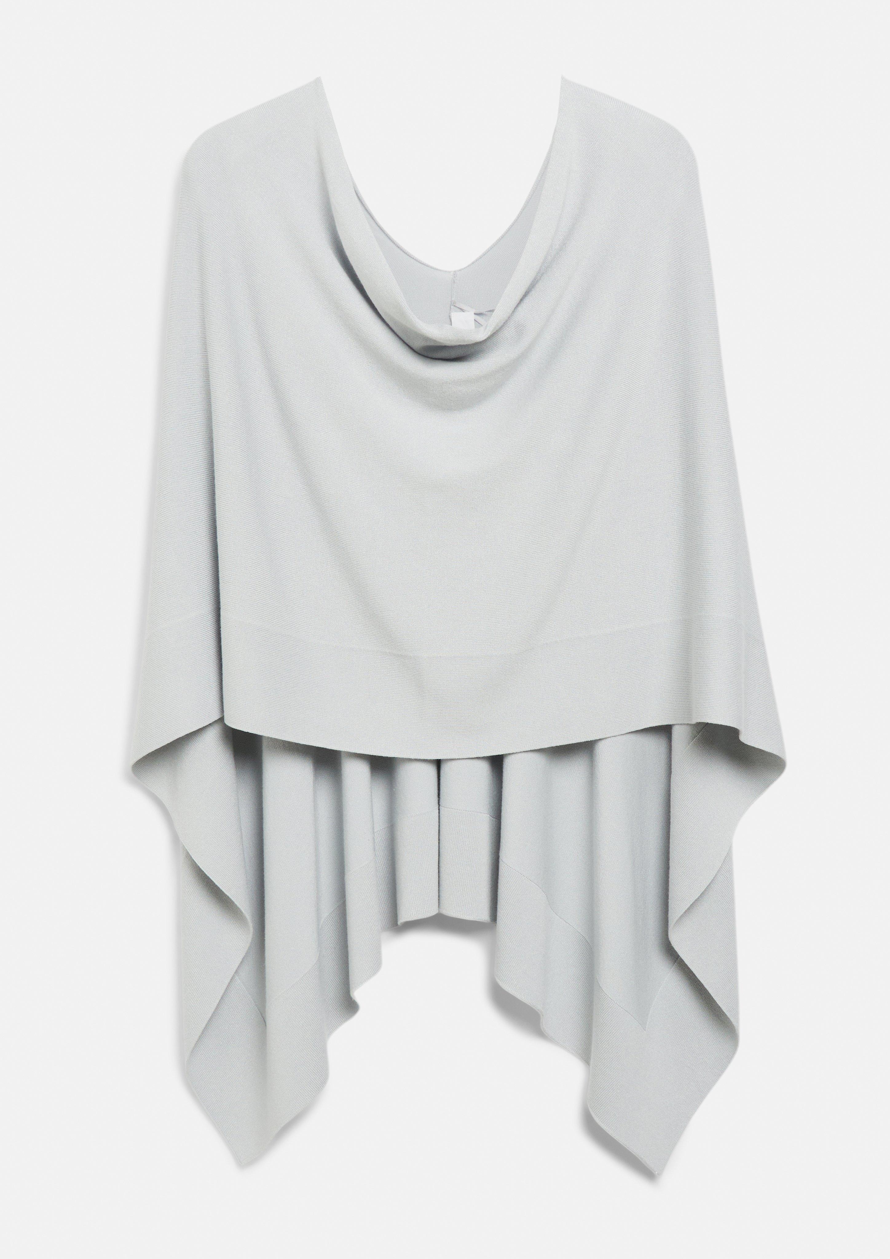 Feinstrick-Poncho aus Viskosemix in hellgrau von COMMA