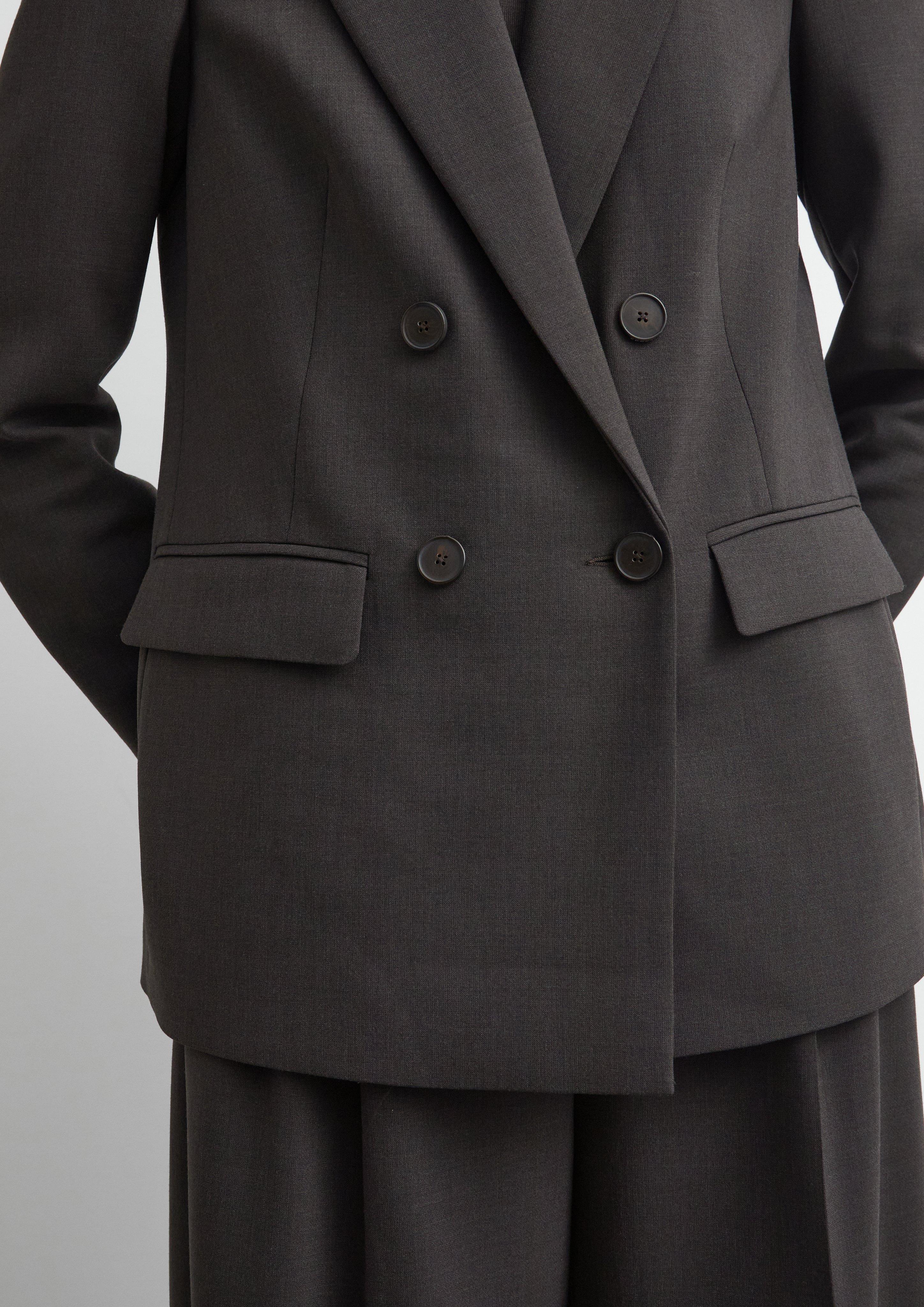 Doppelreihiger Blazer aus leichtem Viskosemix in braun von COMMA