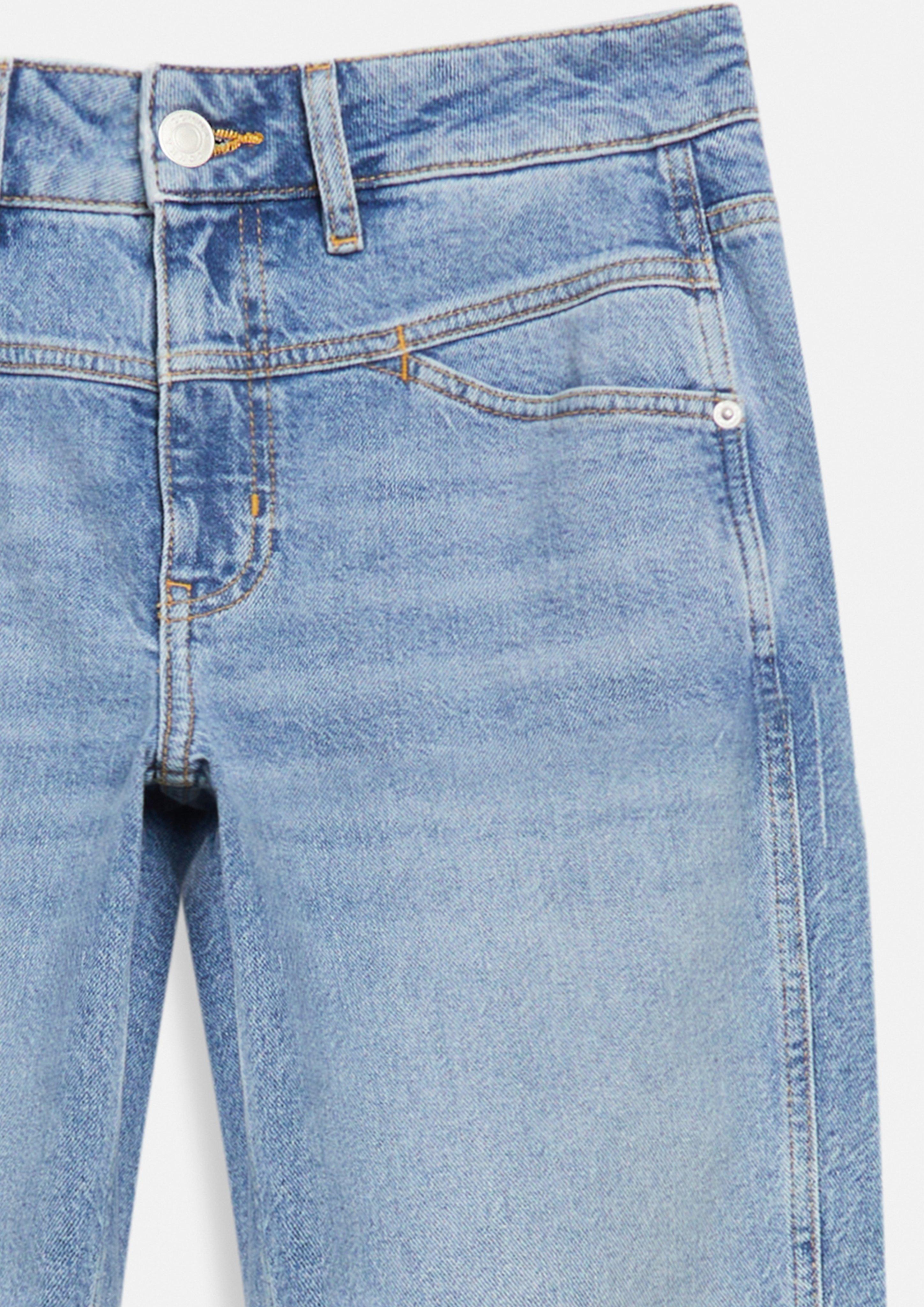LIV - Jeans mit leichtem Barrel Leg in blau von COMMA