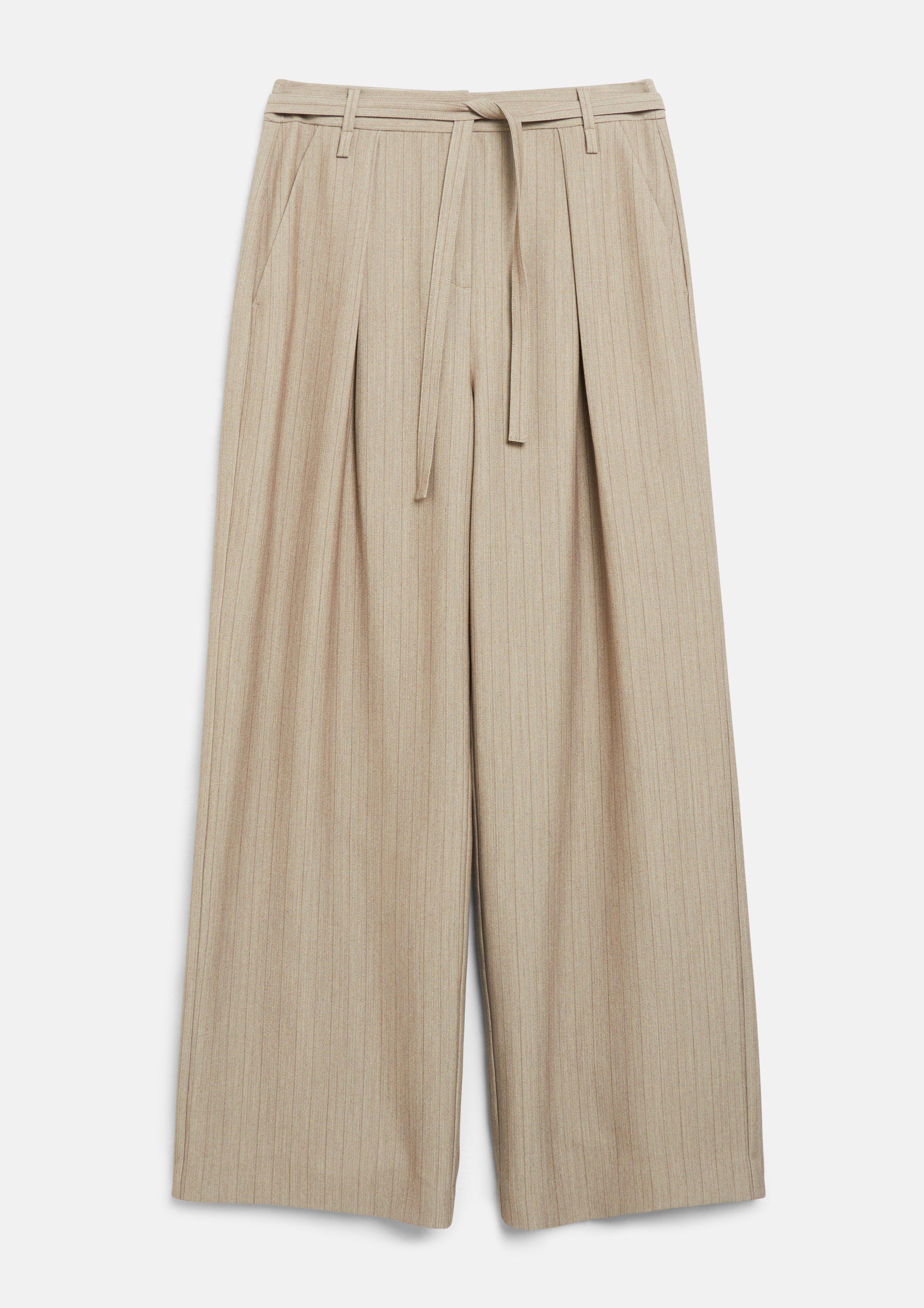 Wide-Leg-Hose mit Faltendetail und Gürtel in beige von COMMA