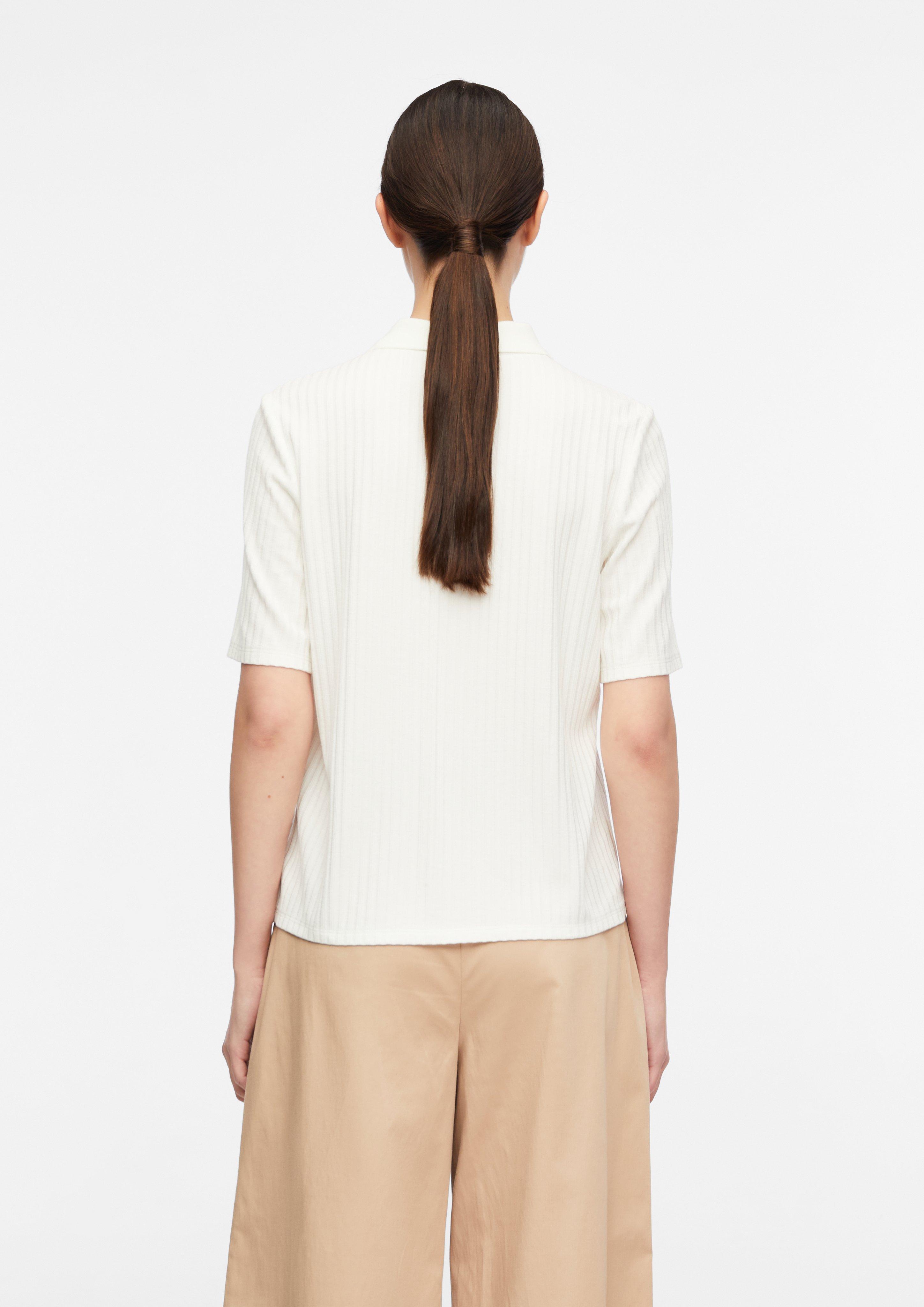 T-Shirt in white by COMMA