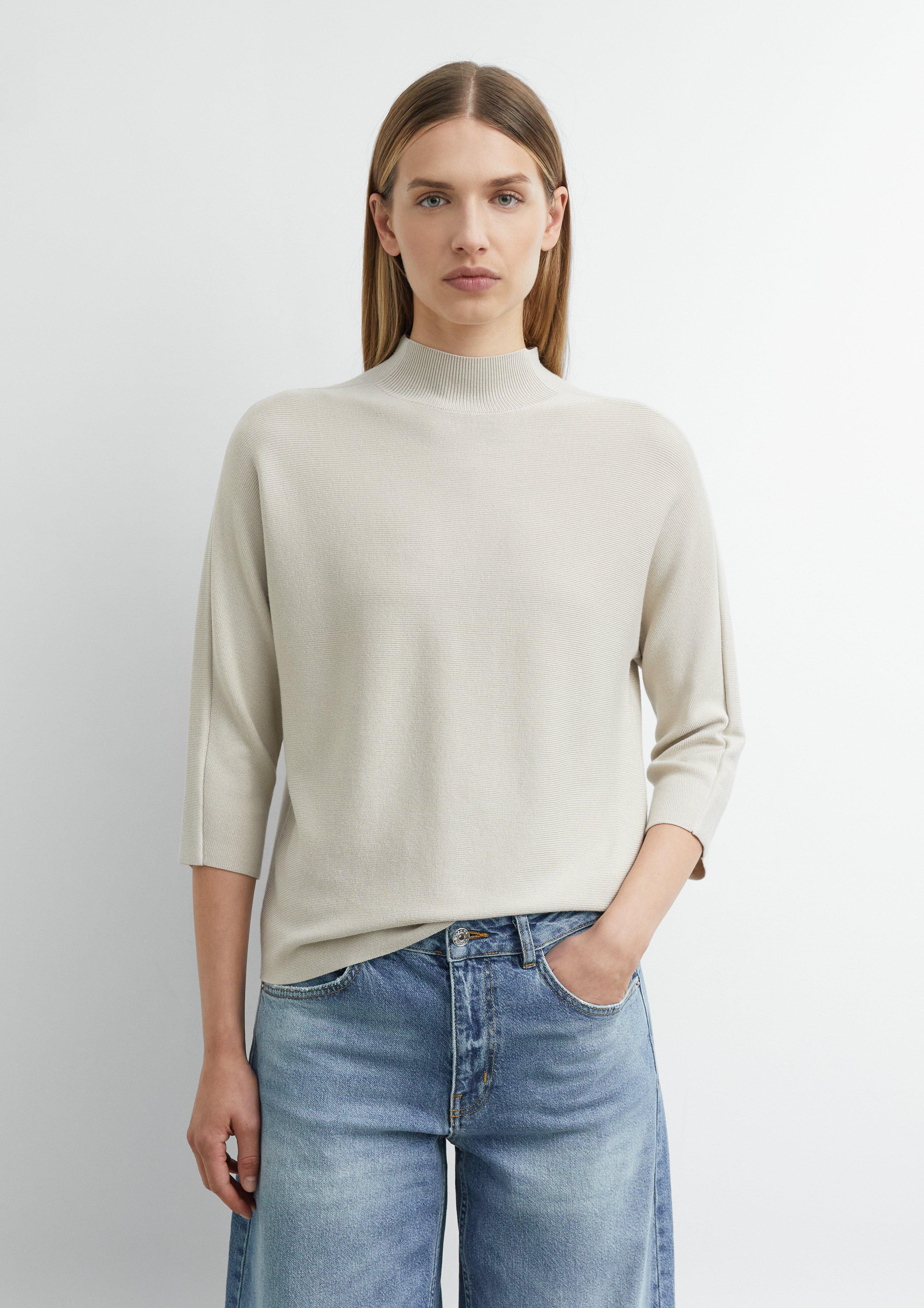Pull en maille fine en mélange de viscose avec col montant en beige de COMMA