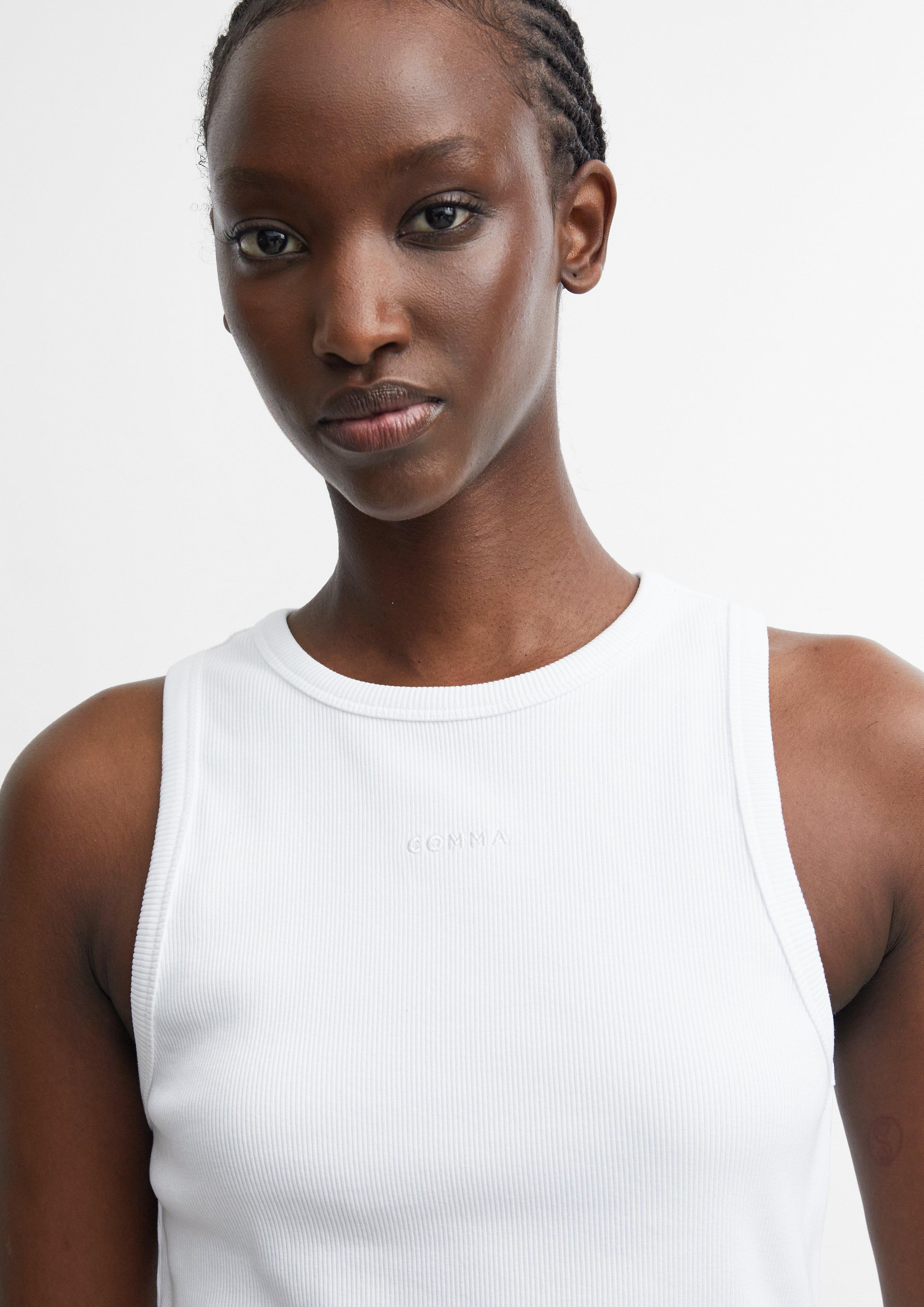Geripptes Tanktop mit Logostickerei in weiß von COMMA