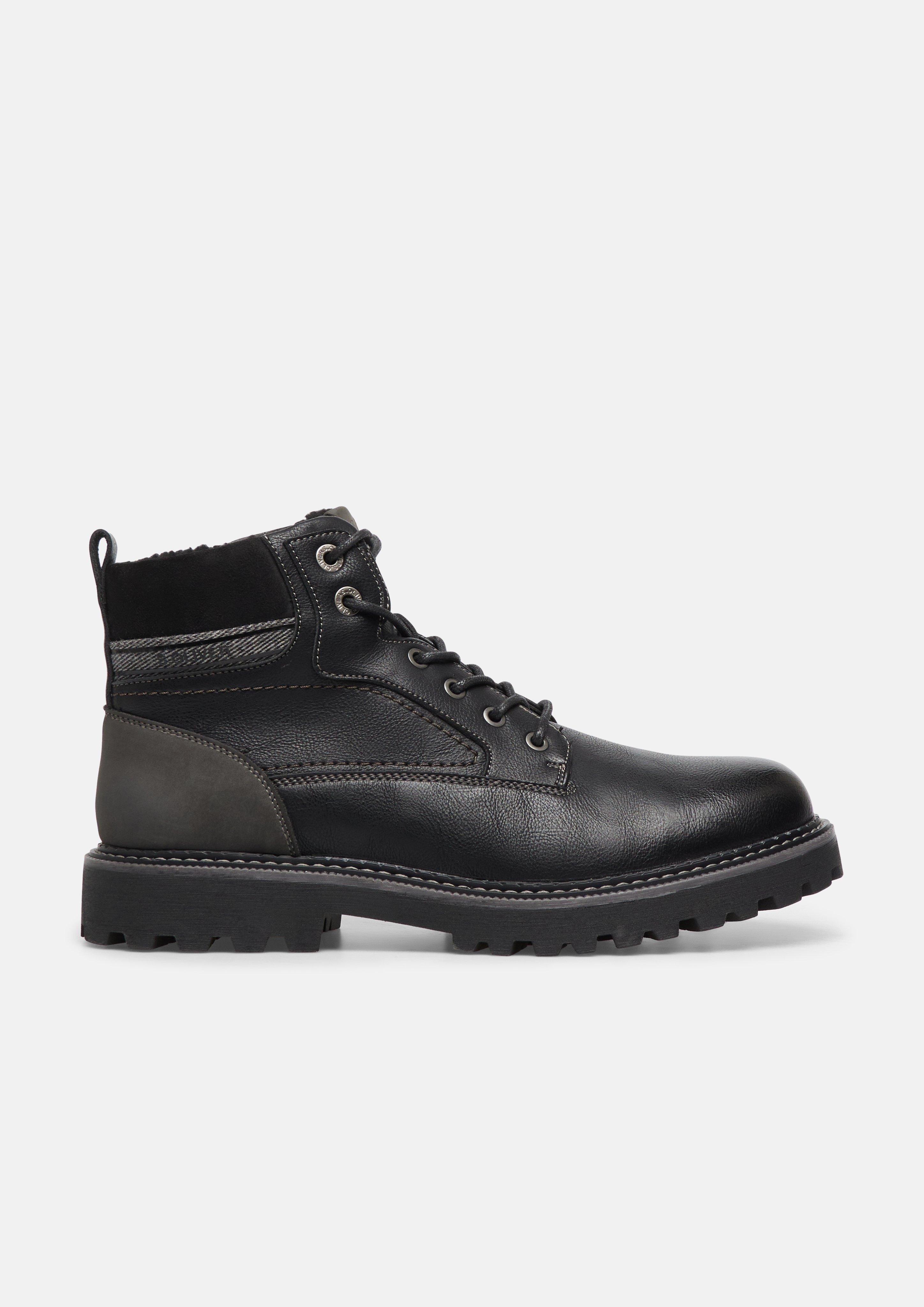 Stiefel im Materialmix mit Profilsohle in Farbe schwarz von s.Oliver