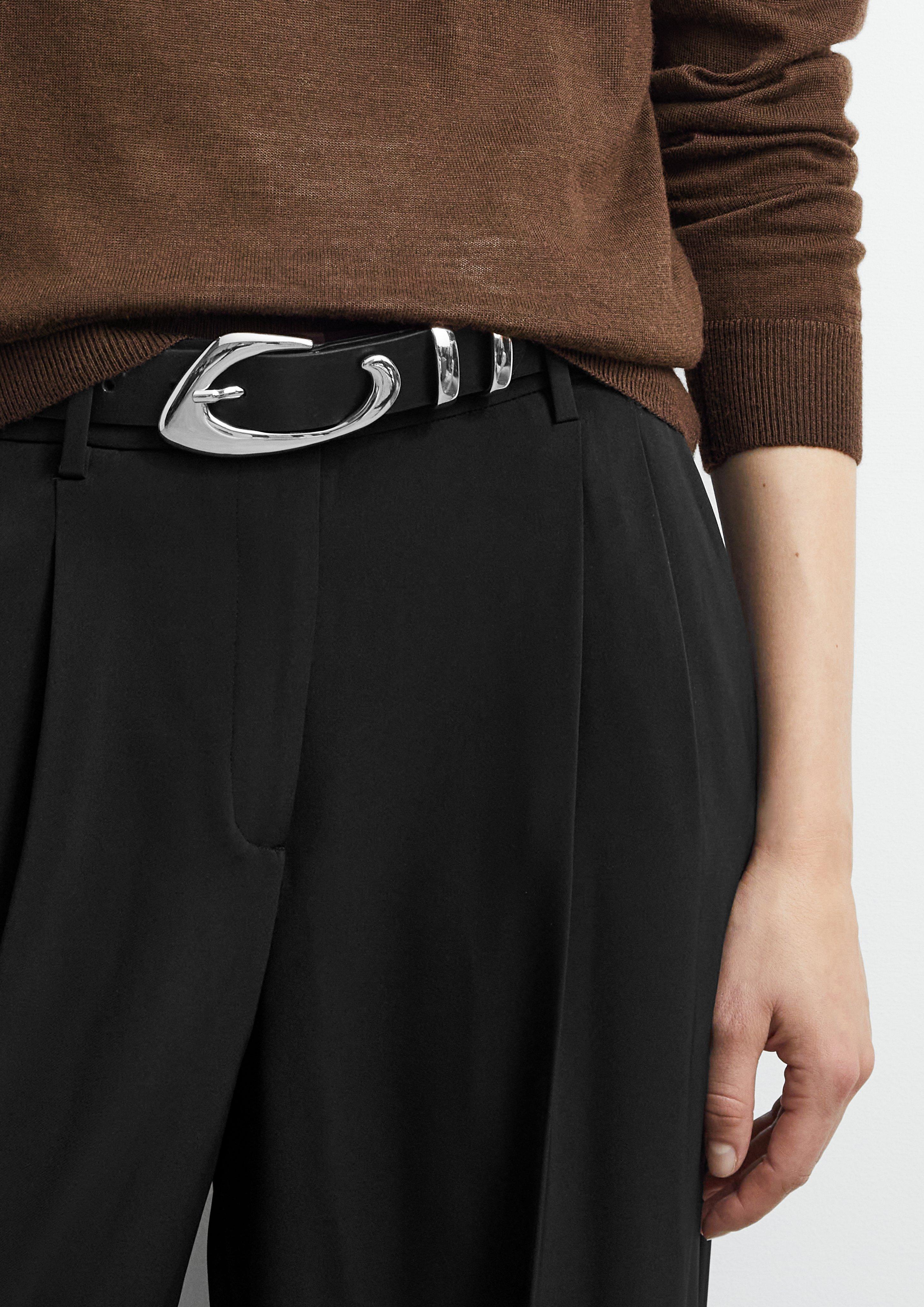 Pantalon à pinces, longueur cheville en noir de COMMA