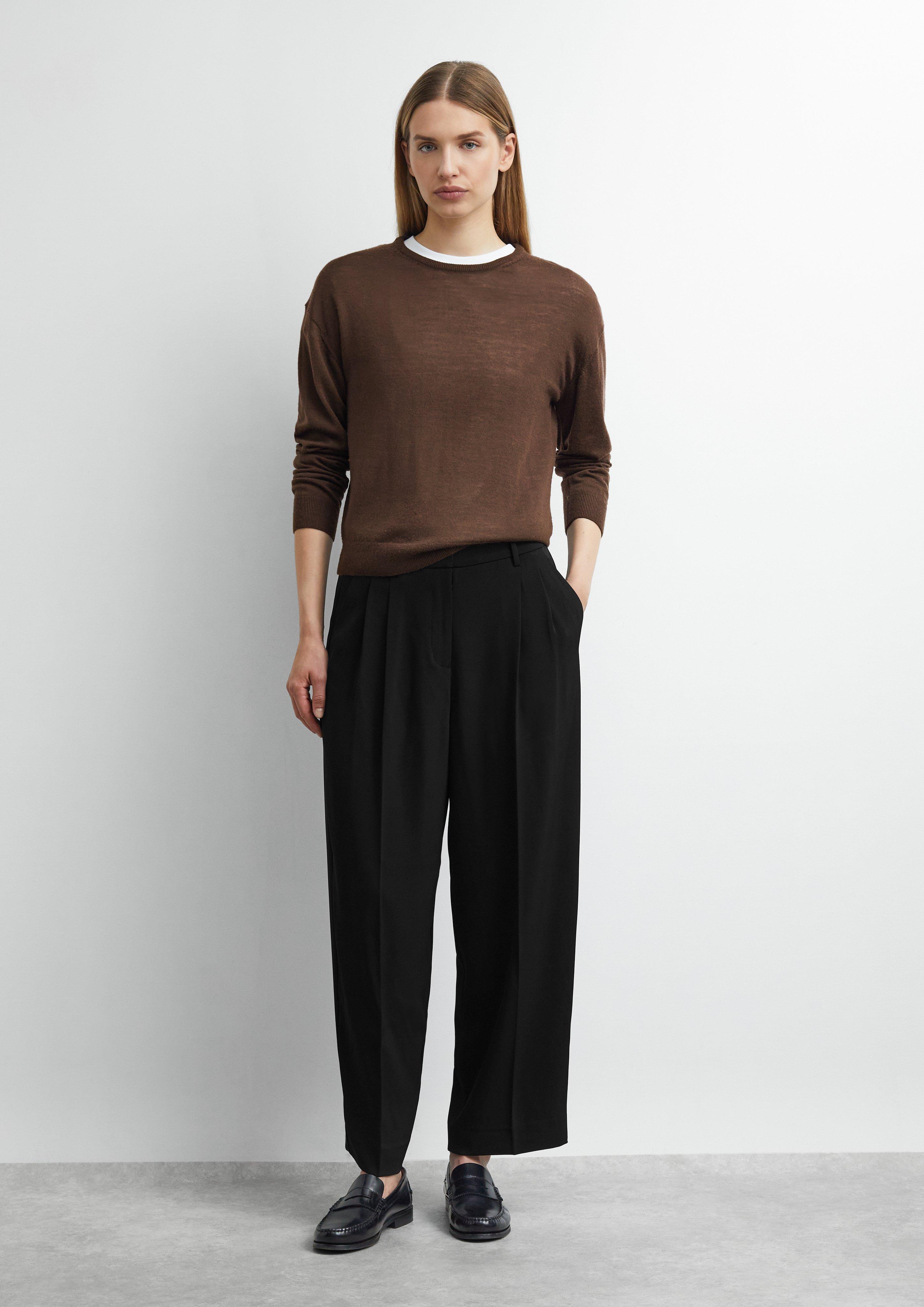 Pantalon à pinces, longueur cheville en noir de COMMA