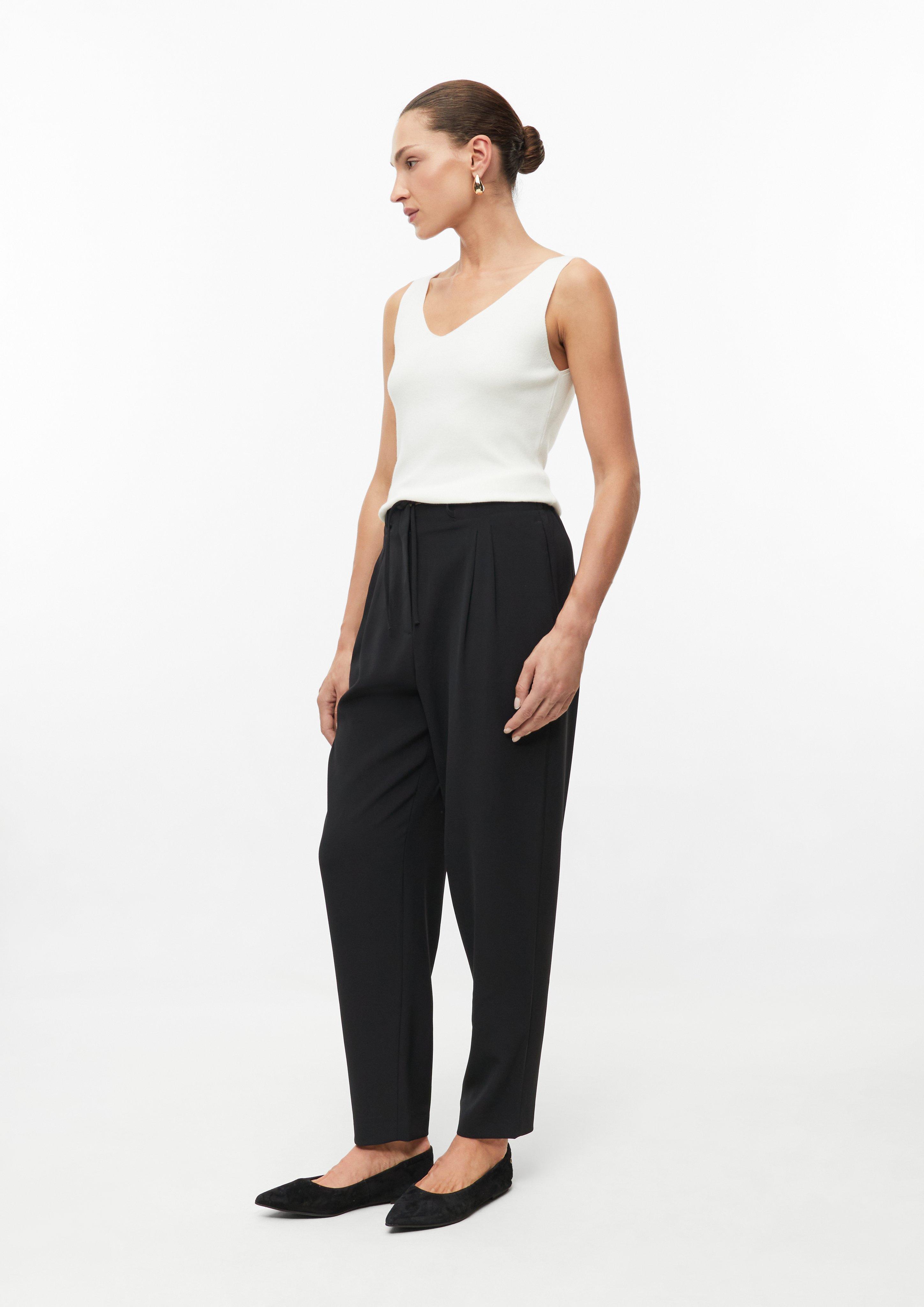 Femmes Pantalon de jogging taille haute avec ajustement de la largeur en noir de s.Oliver BLACK LABEL