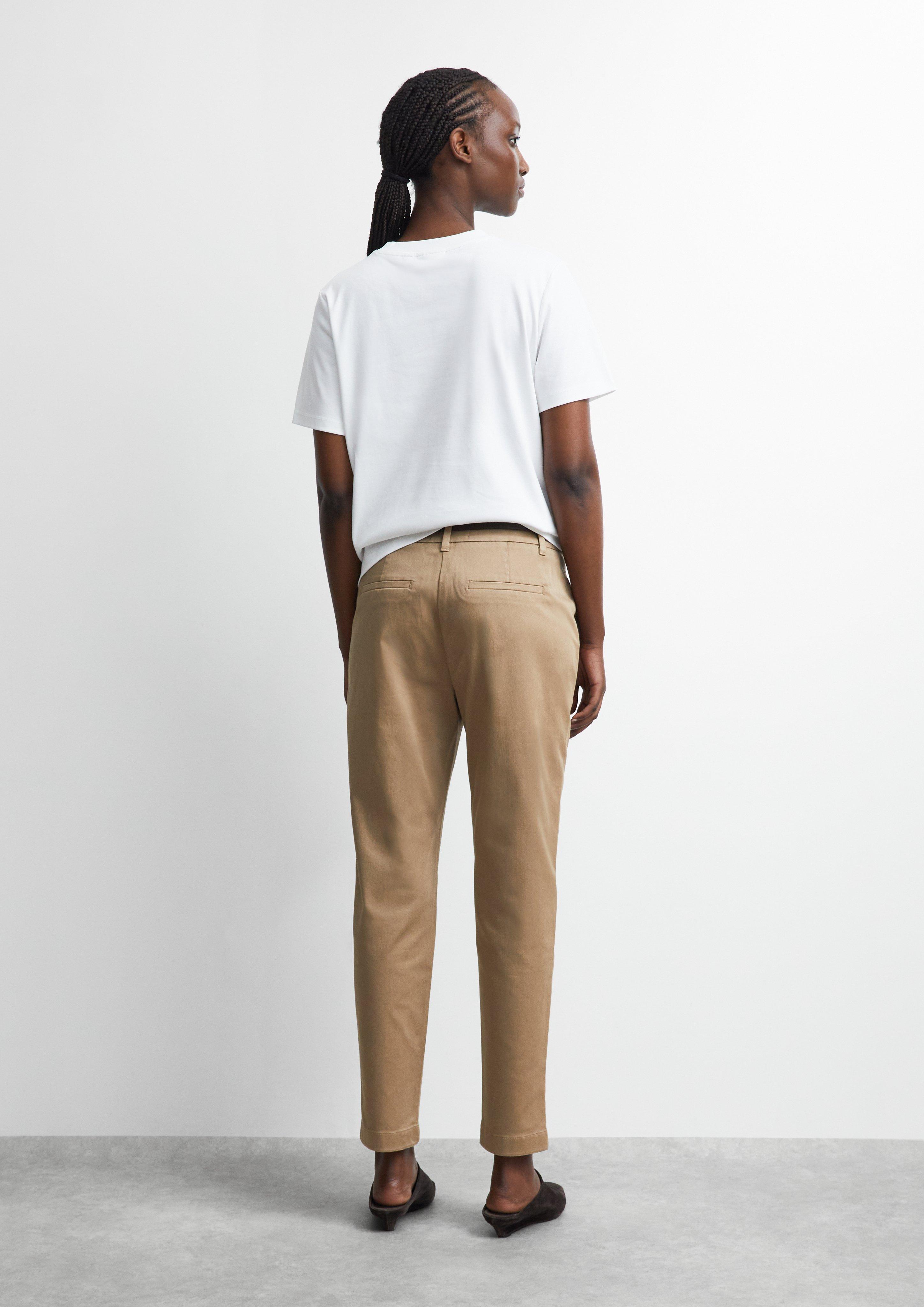 Chino mit Gürtel in braun von COMMA