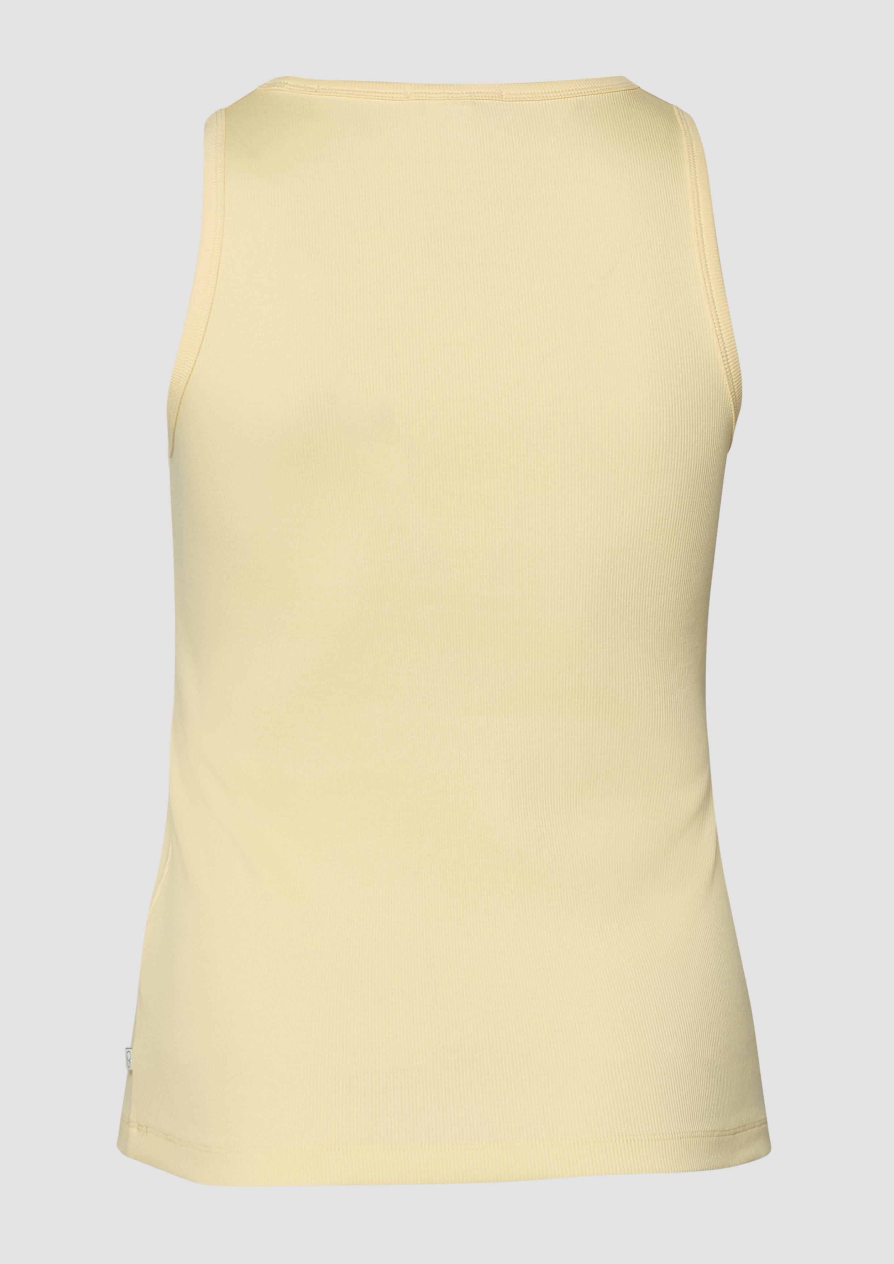 T-Shirt in 11D0 & 01D0