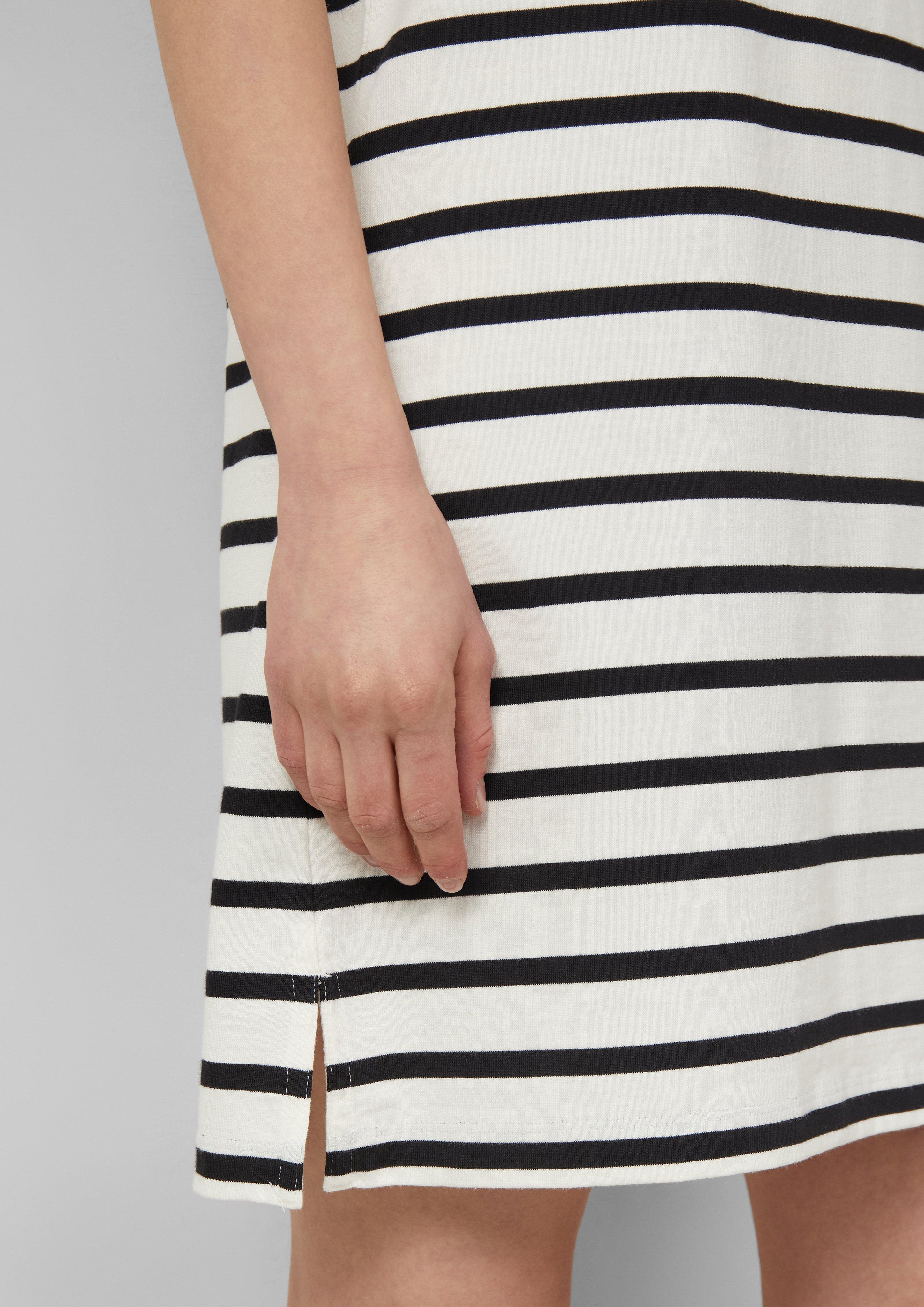 Kleid in 99G9, 39G9, 3903, 8918, 79G9, 7900, 89G9 & 9999