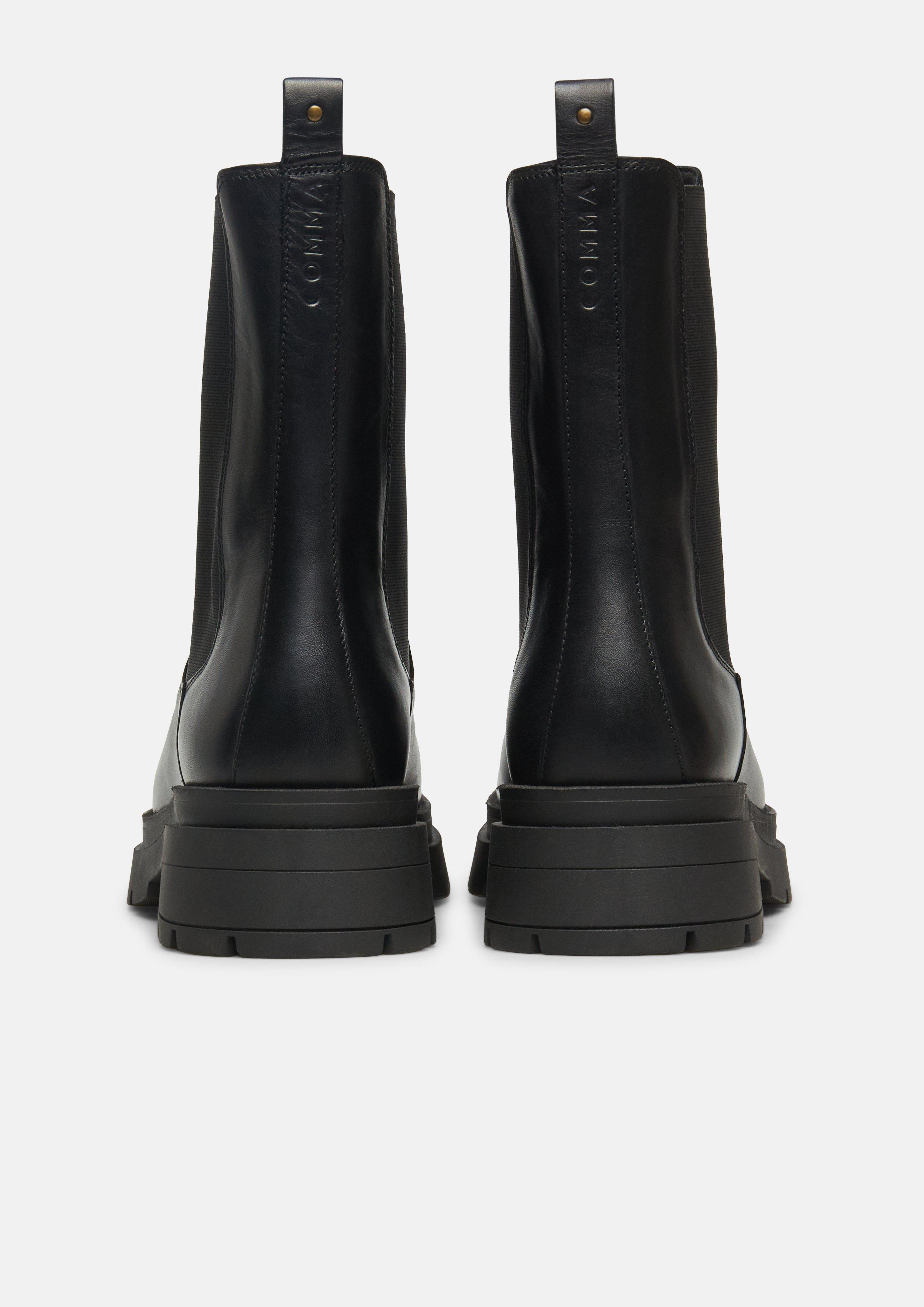 Chelsea boots in black by COMMA