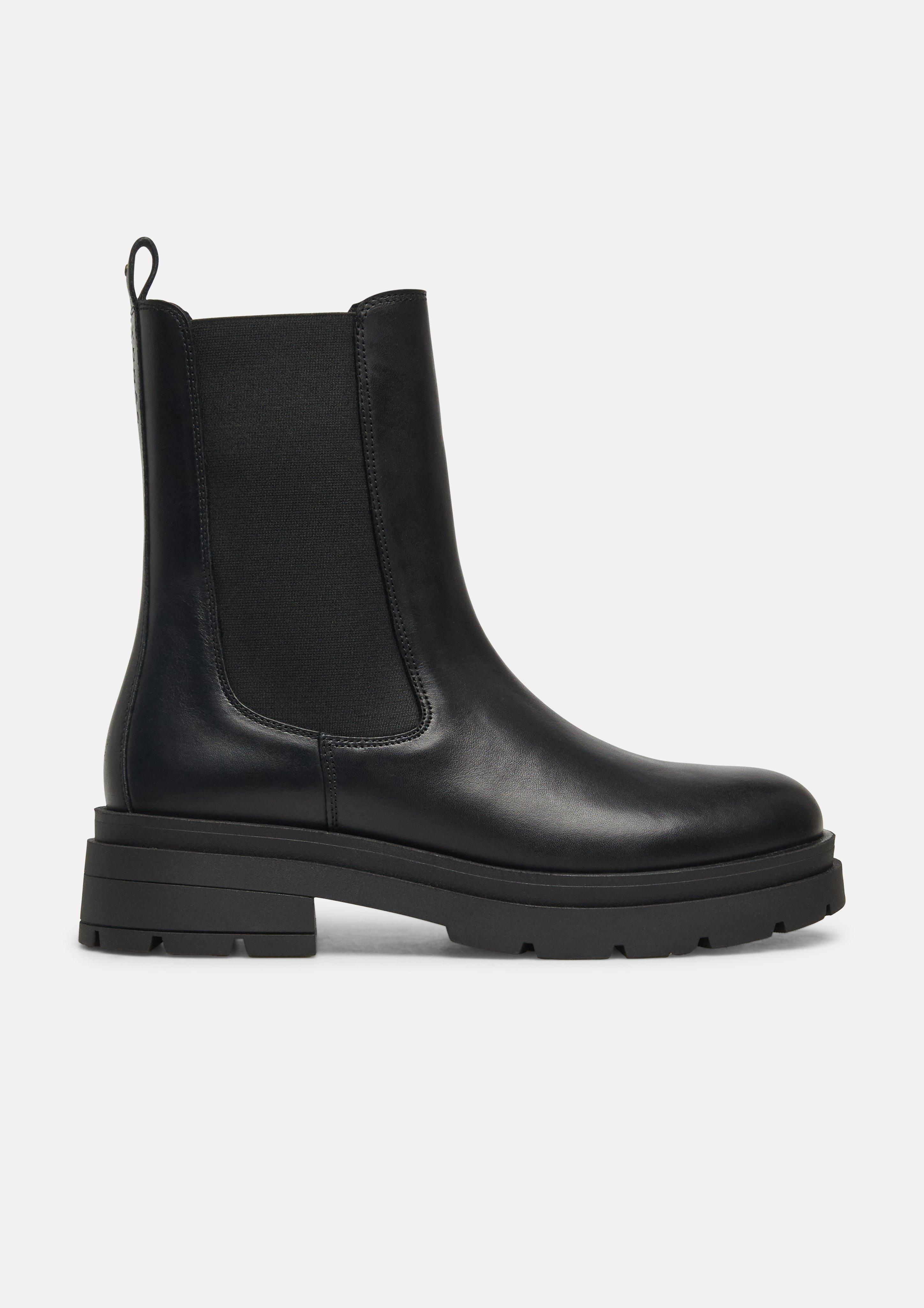 Chelsea boots in black by COMMA