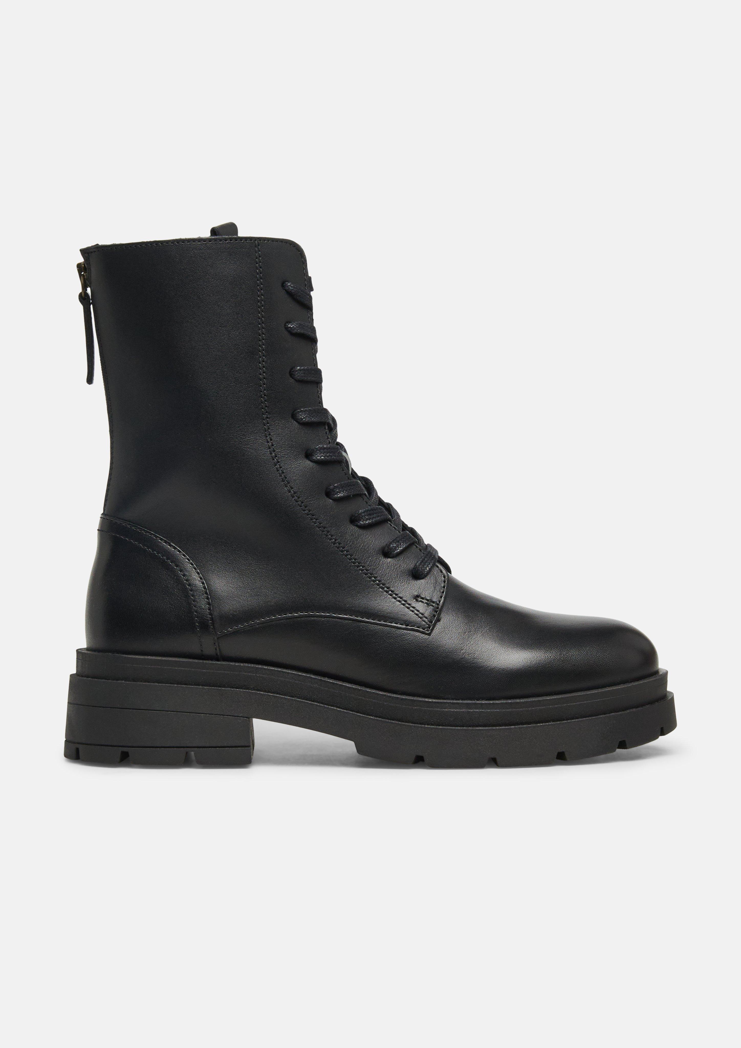 Boots in black by COMMA