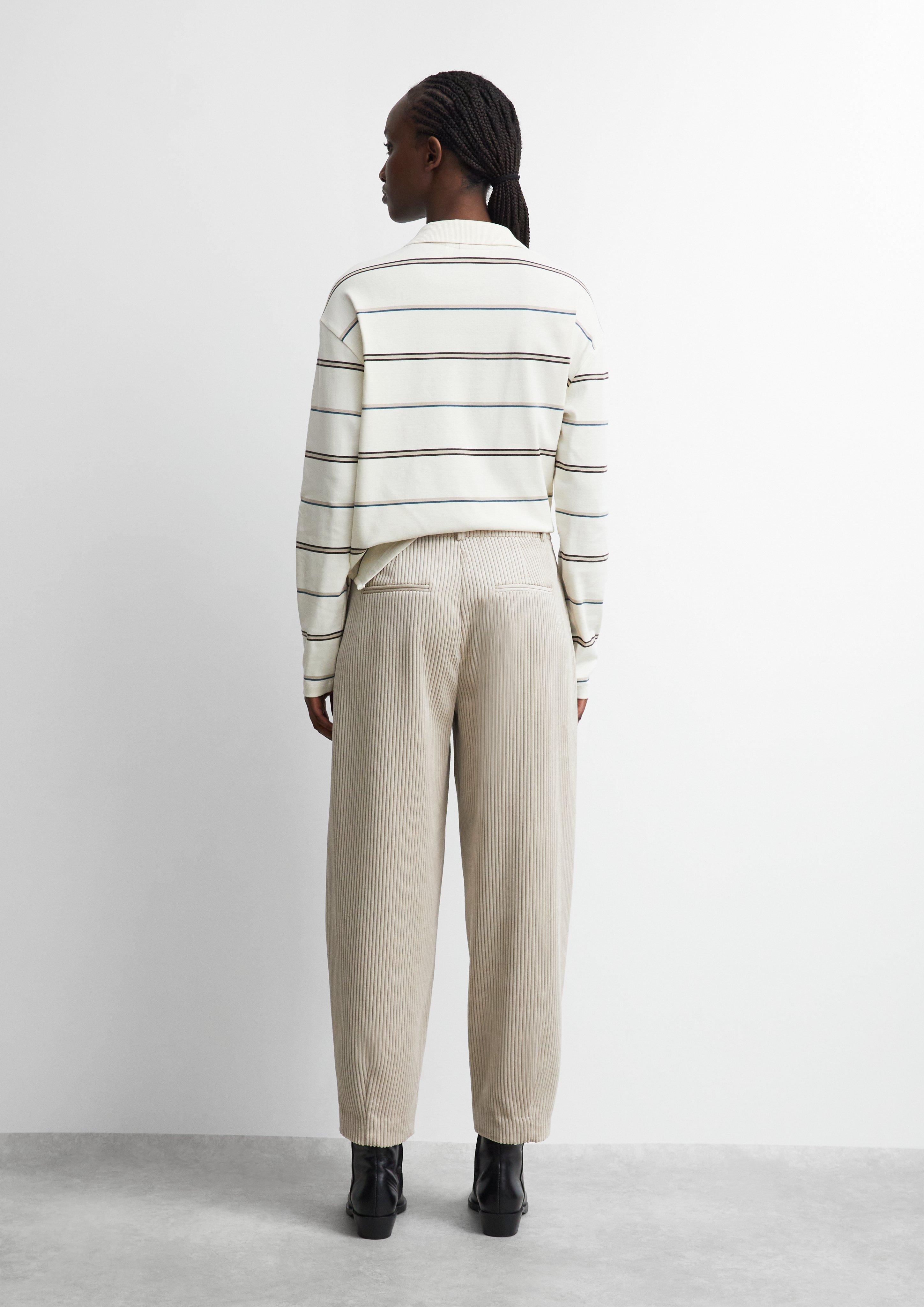 Pantalon coupe « barrel » en velours côtelé large en beige de COMMA