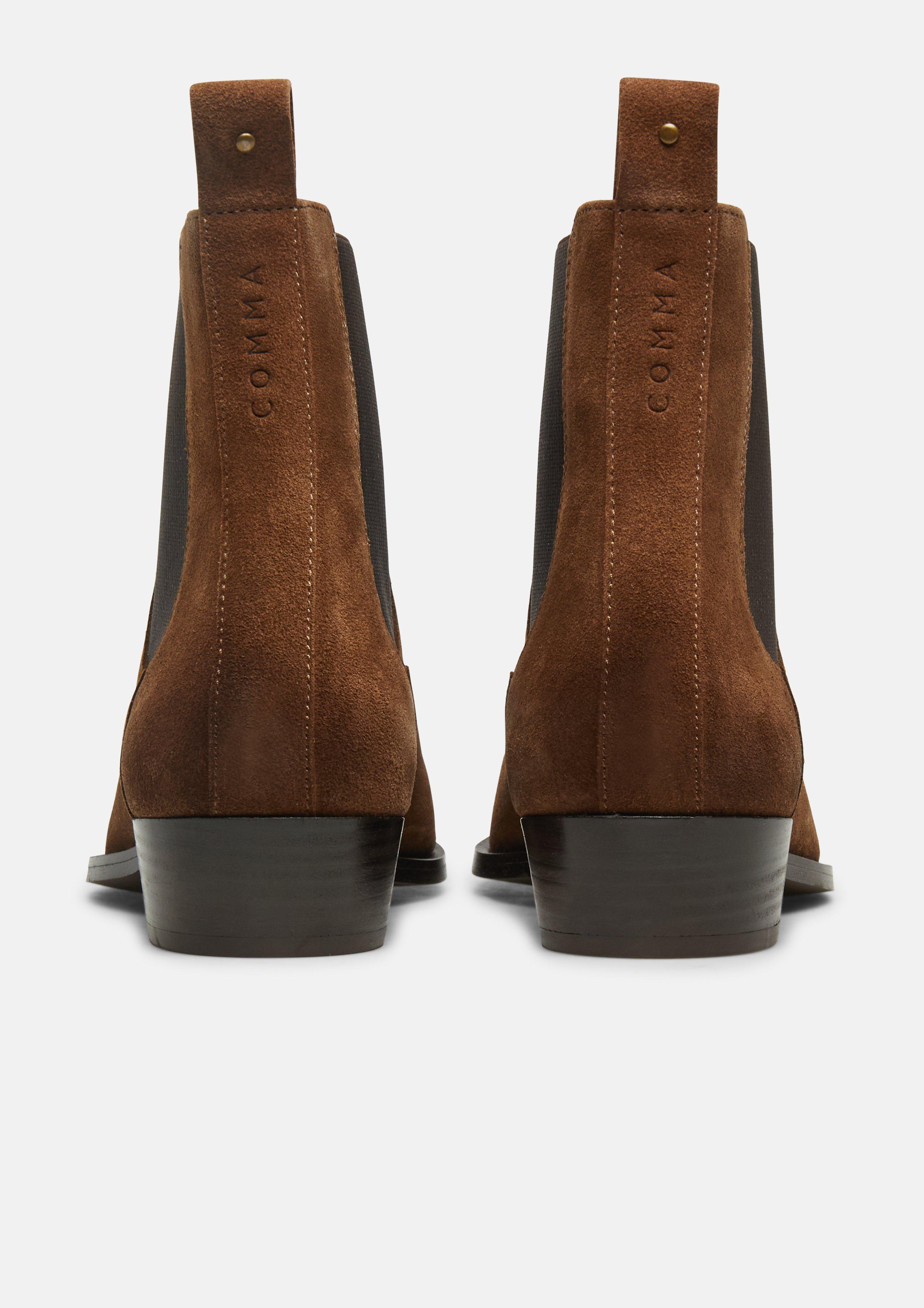 Chelsea boots in brown by COMMA