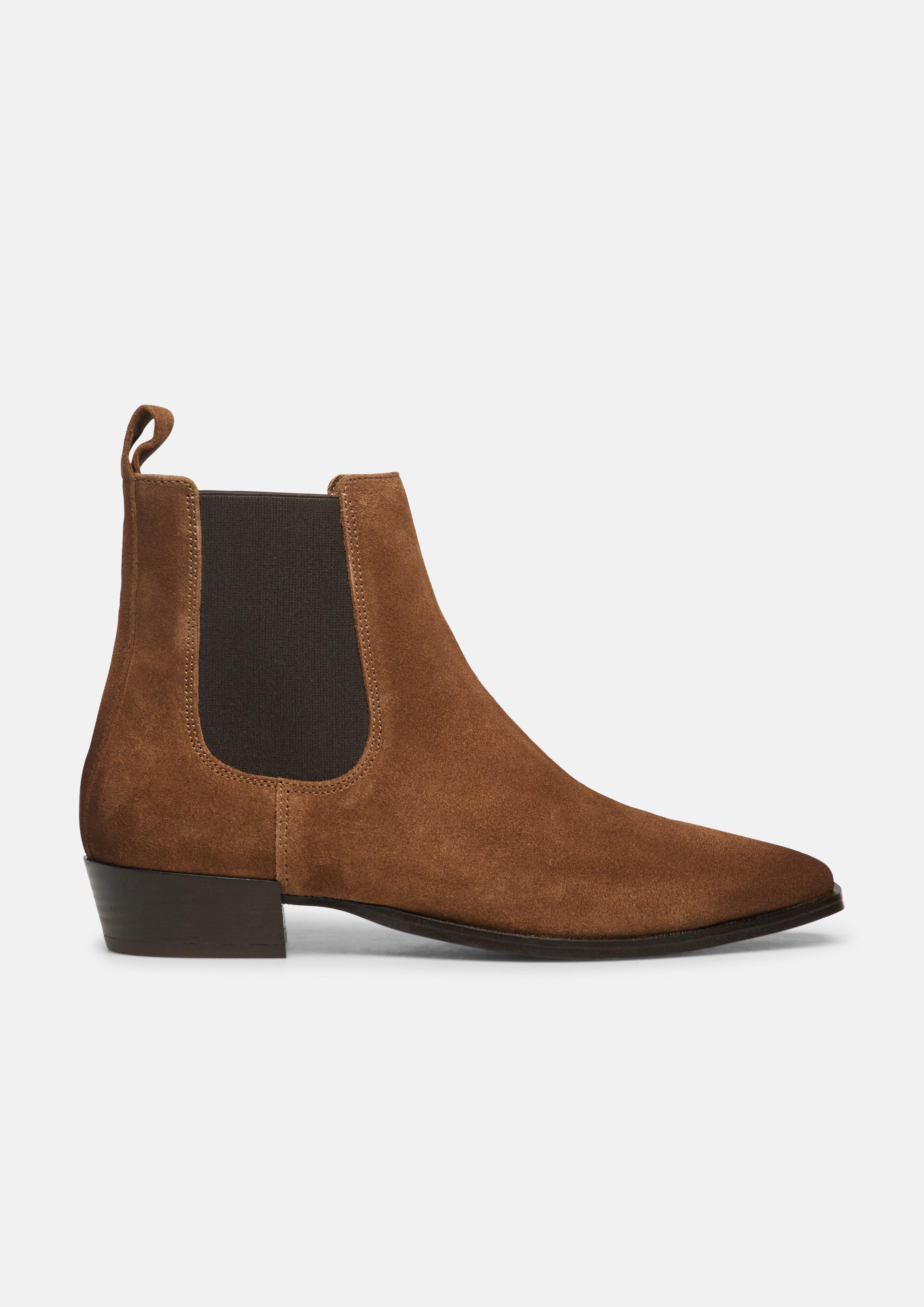 Chelsea boots in brown by COMMA