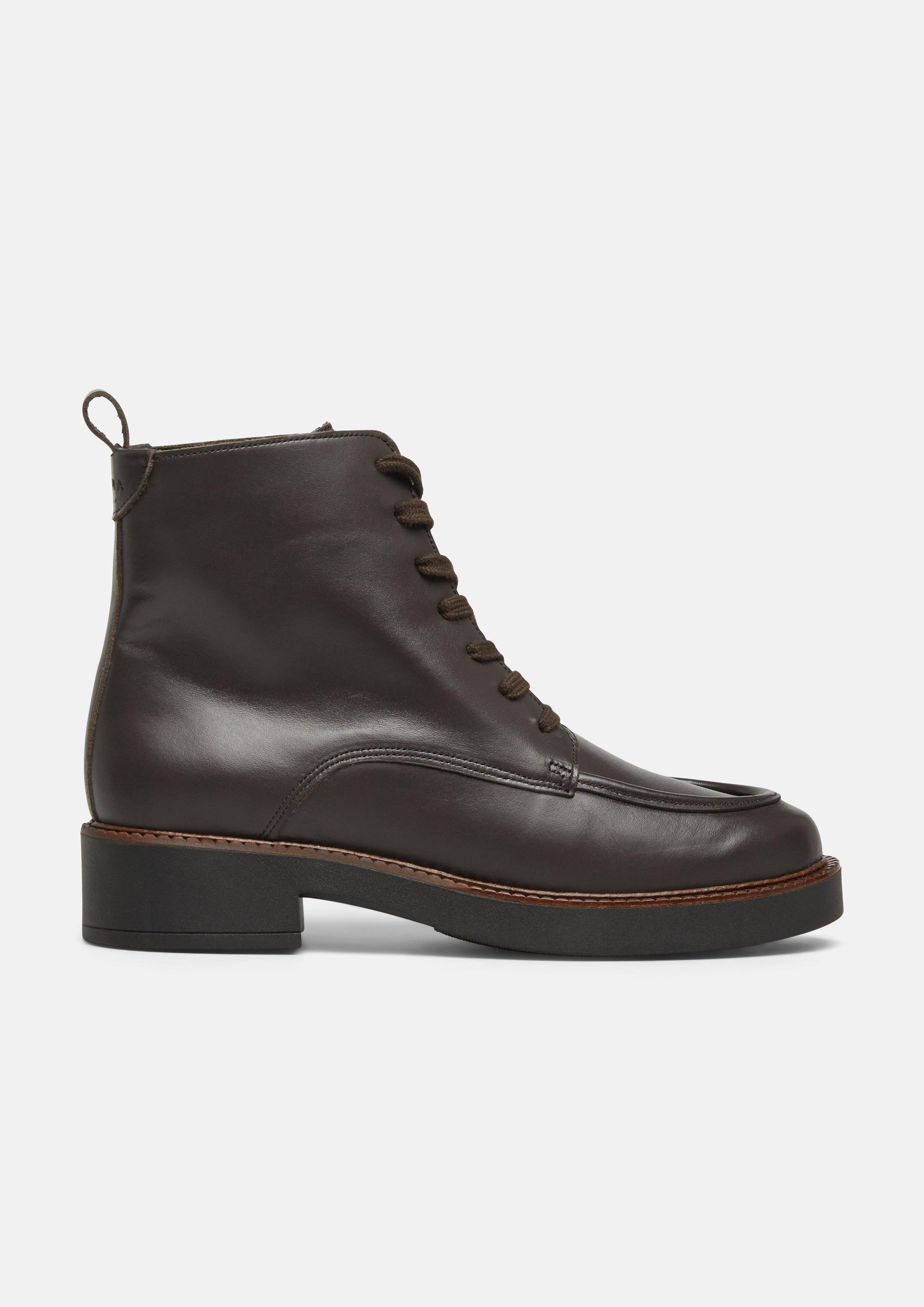 Stiefel in braun von COMMA