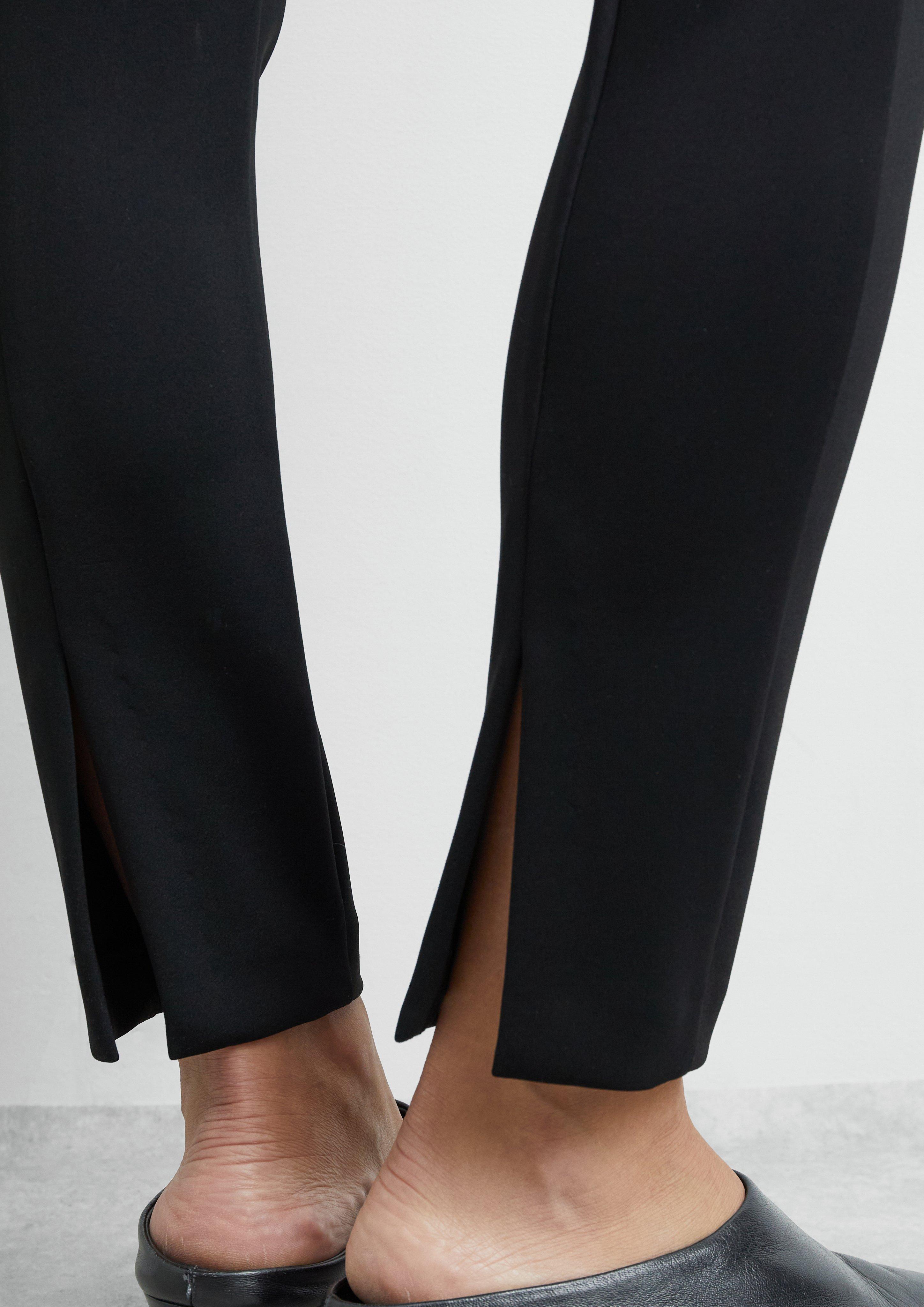 Femmes Pantalon en noir de COMMA
