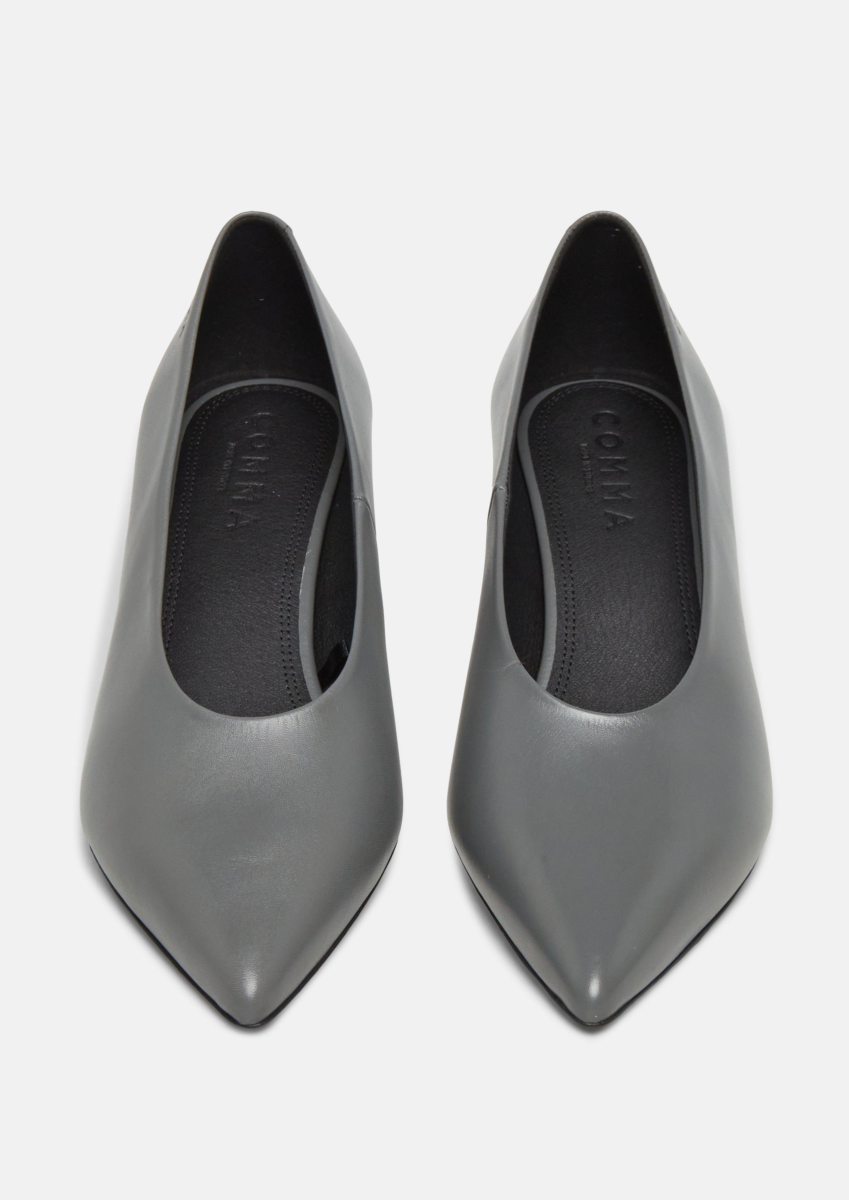 Pumps in grau von COMMA