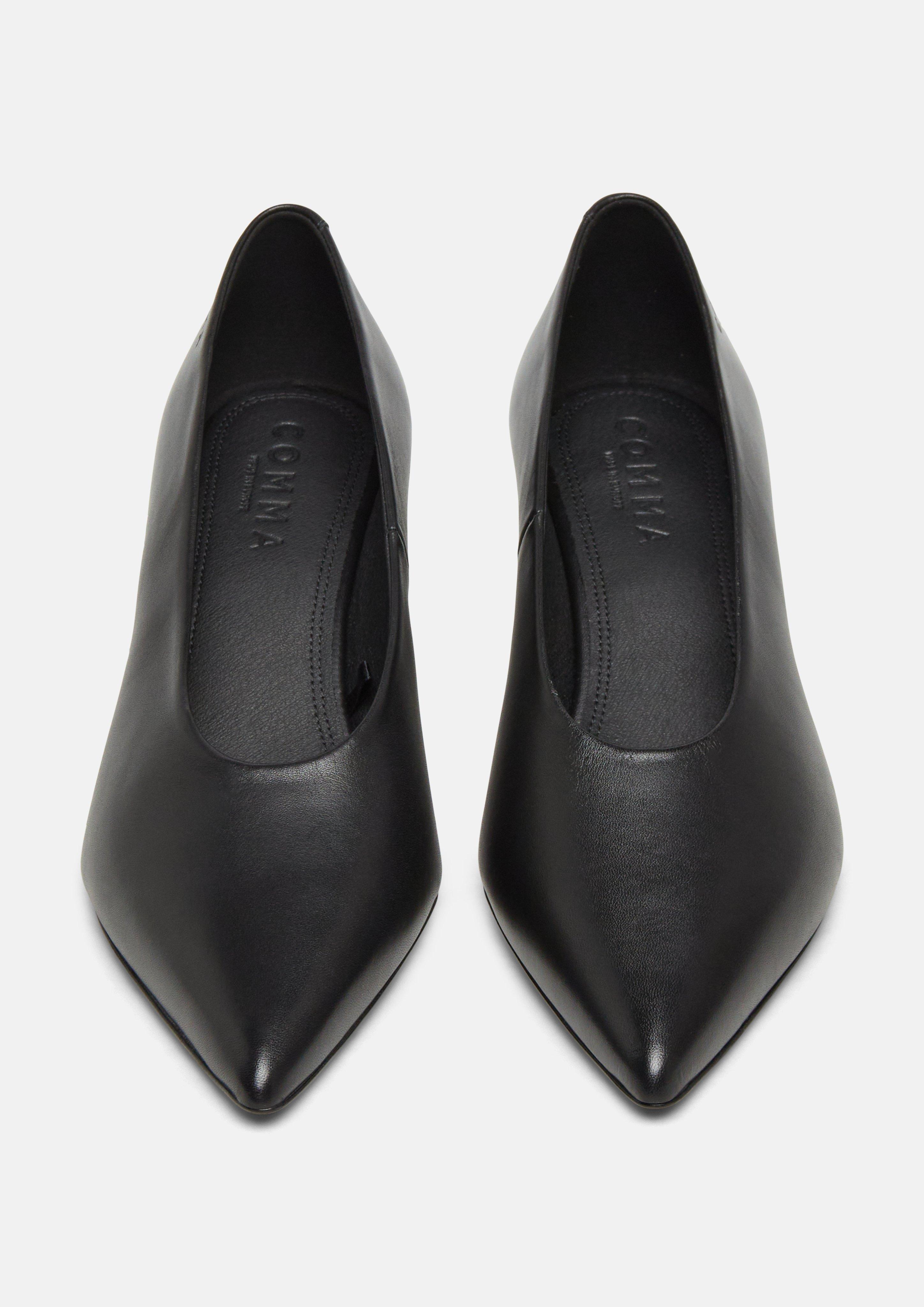 Pumps in schwarz von COMMA