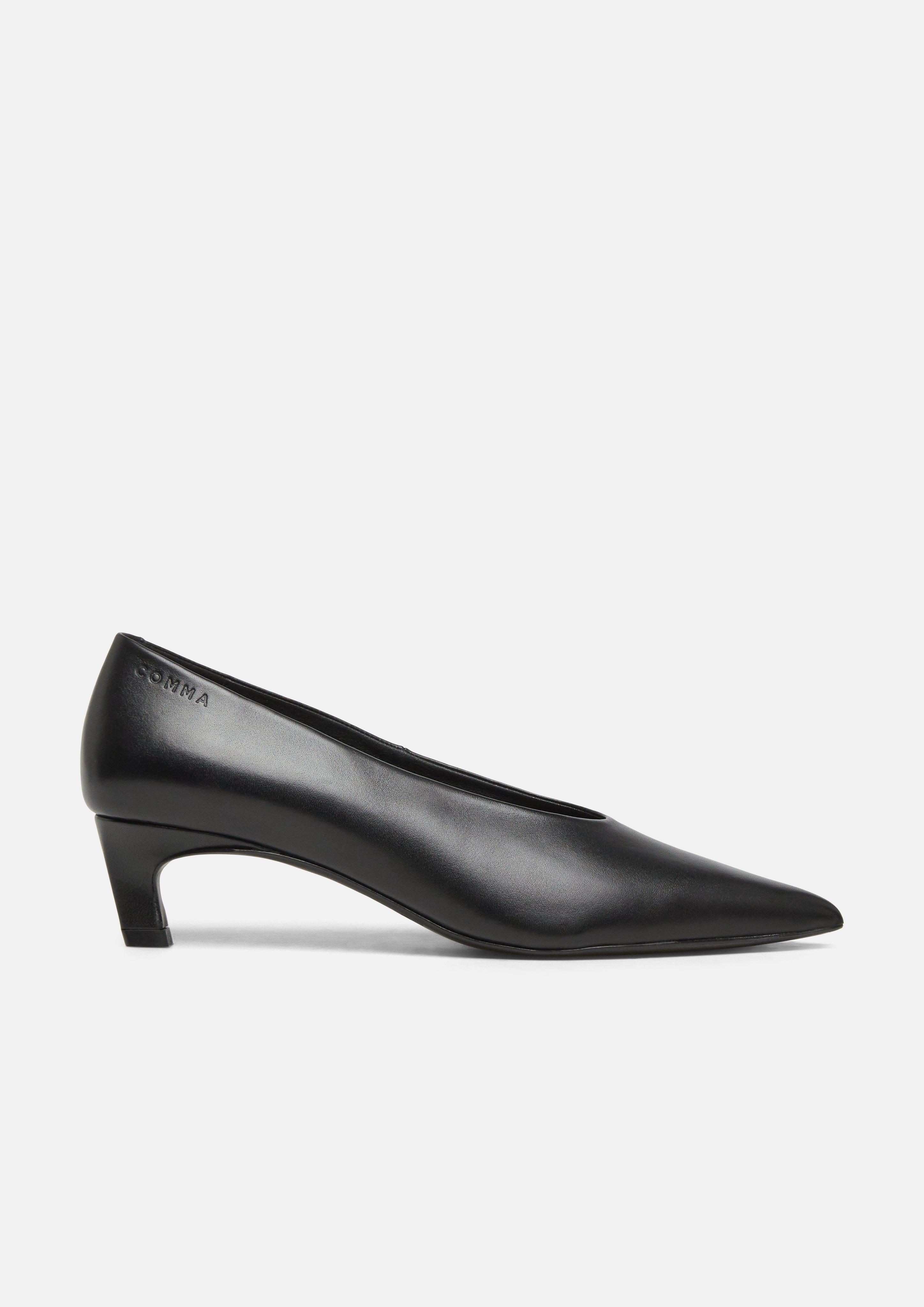 Pumps in schwarz von COMMA