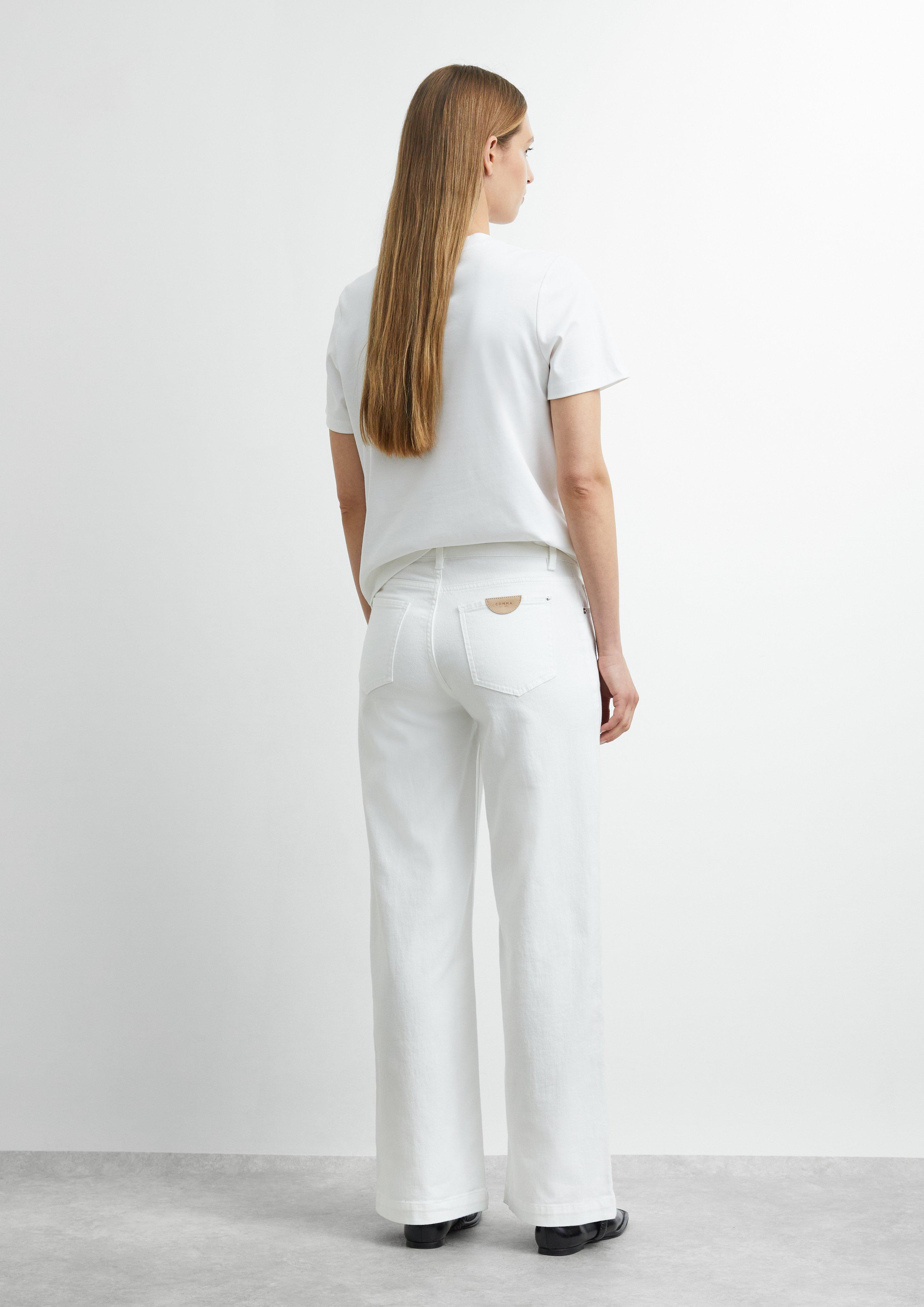 ANNA - Denim mit Wide Leg und Gürtel-Detail in weiß von COMMA