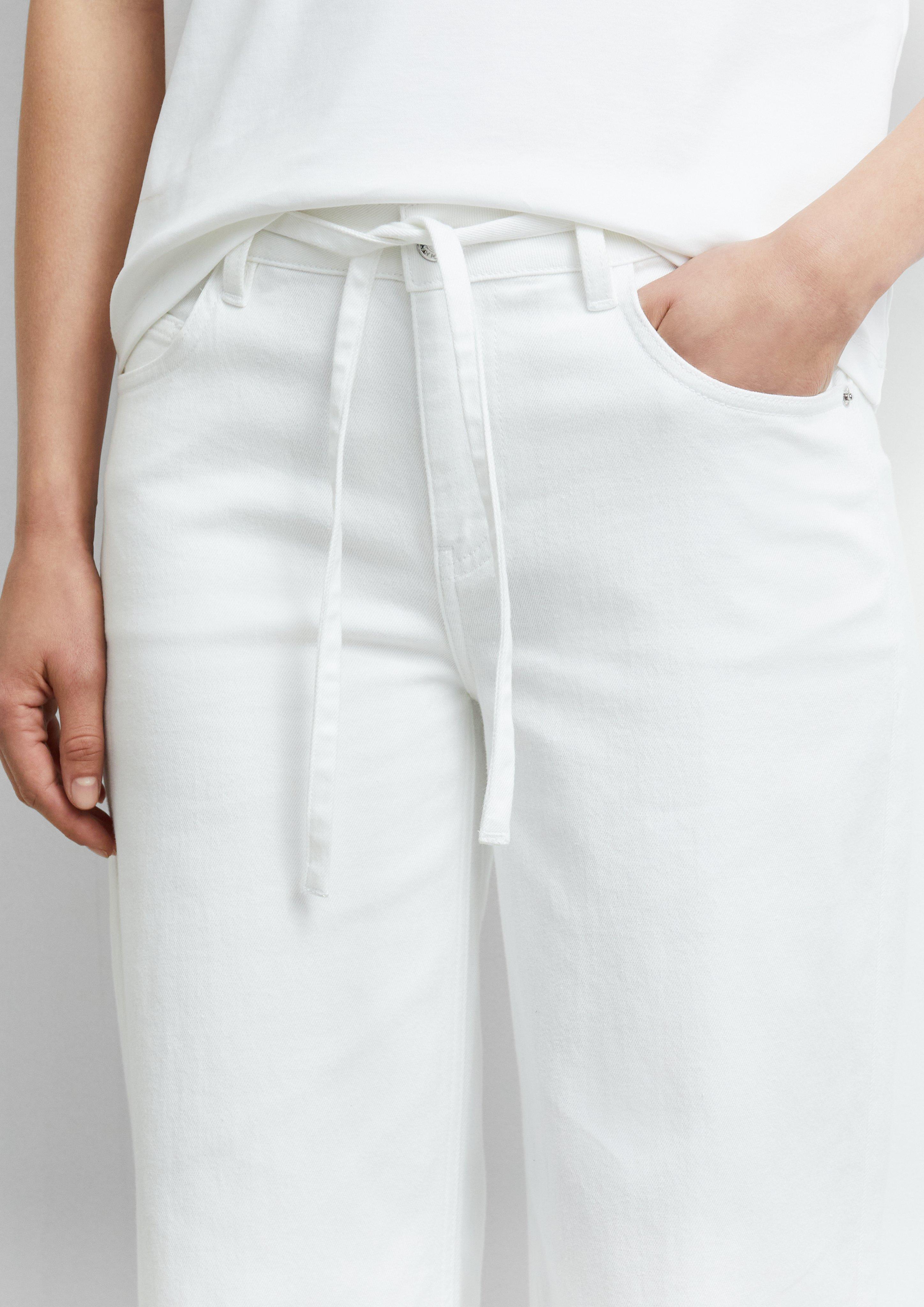 ANNA - Denim mit Wide Leg und Gürtel-Detail in weiß von COMMA