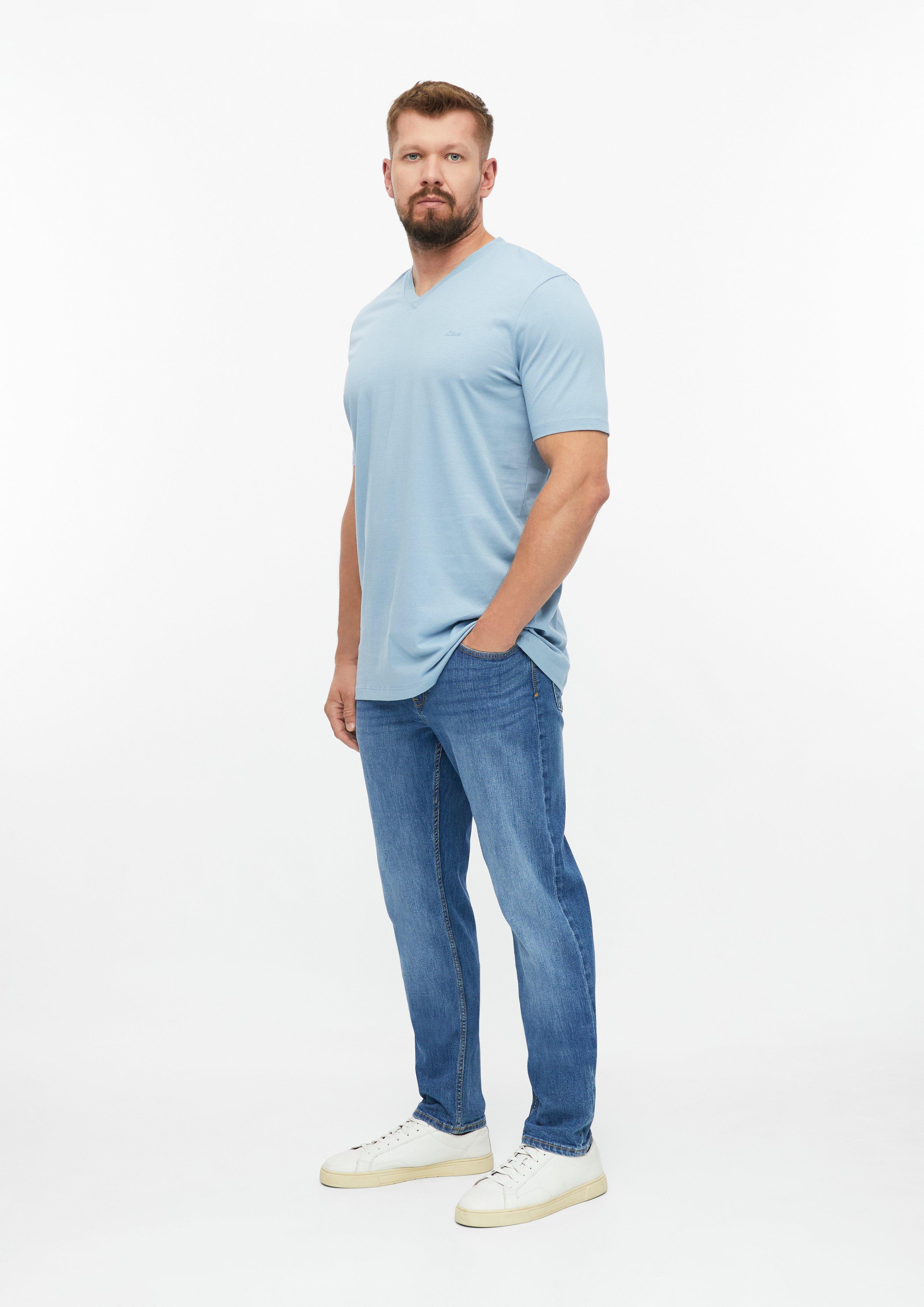 Hommes T-shirt en coton avec logo imprimé et col en V en bleu de s.Oliver Men Tall Sizes