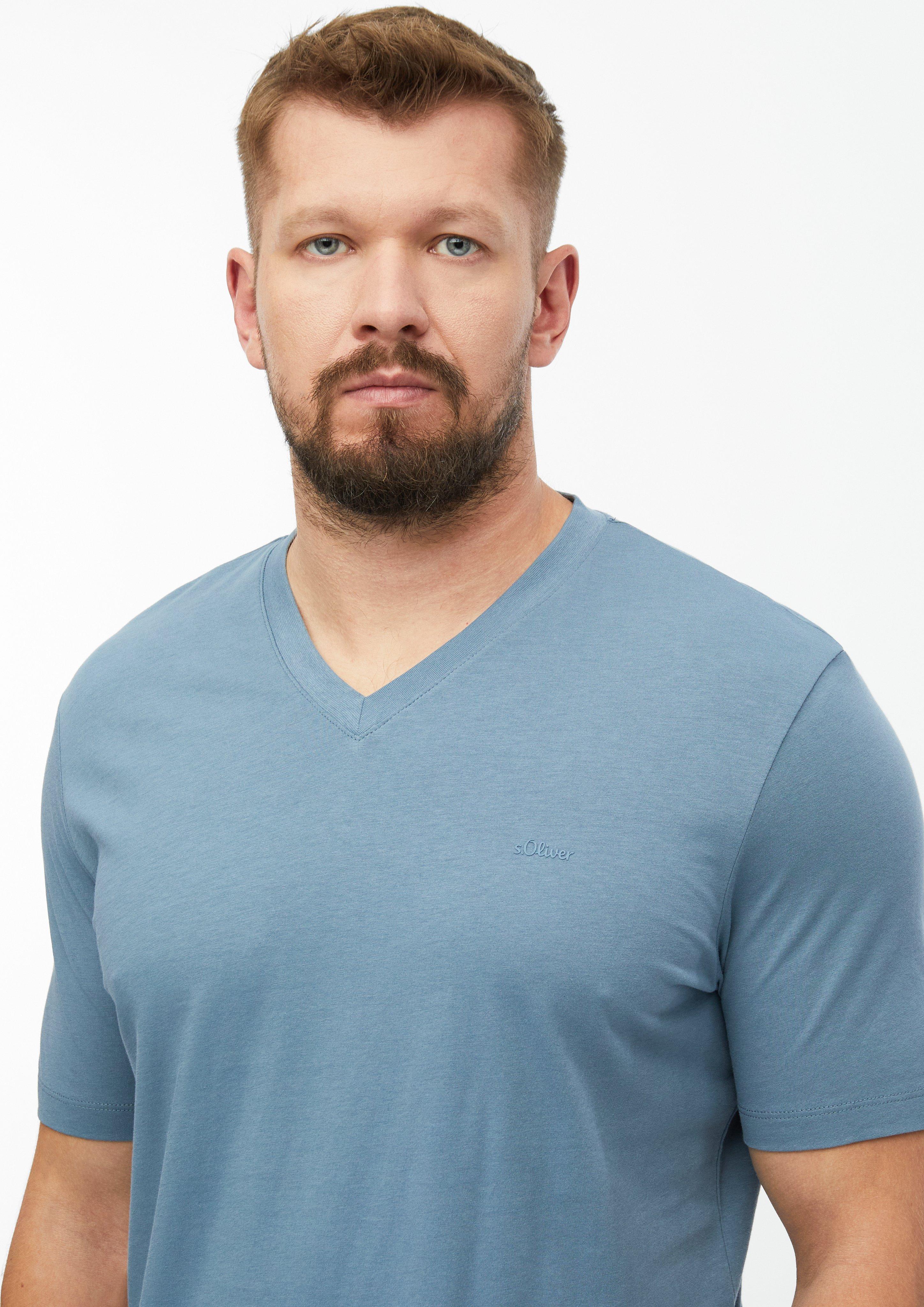 Hommes T-shirt en coton avec logo imprimé et col en V en bleu de s.Oliver Men Tall Sizes