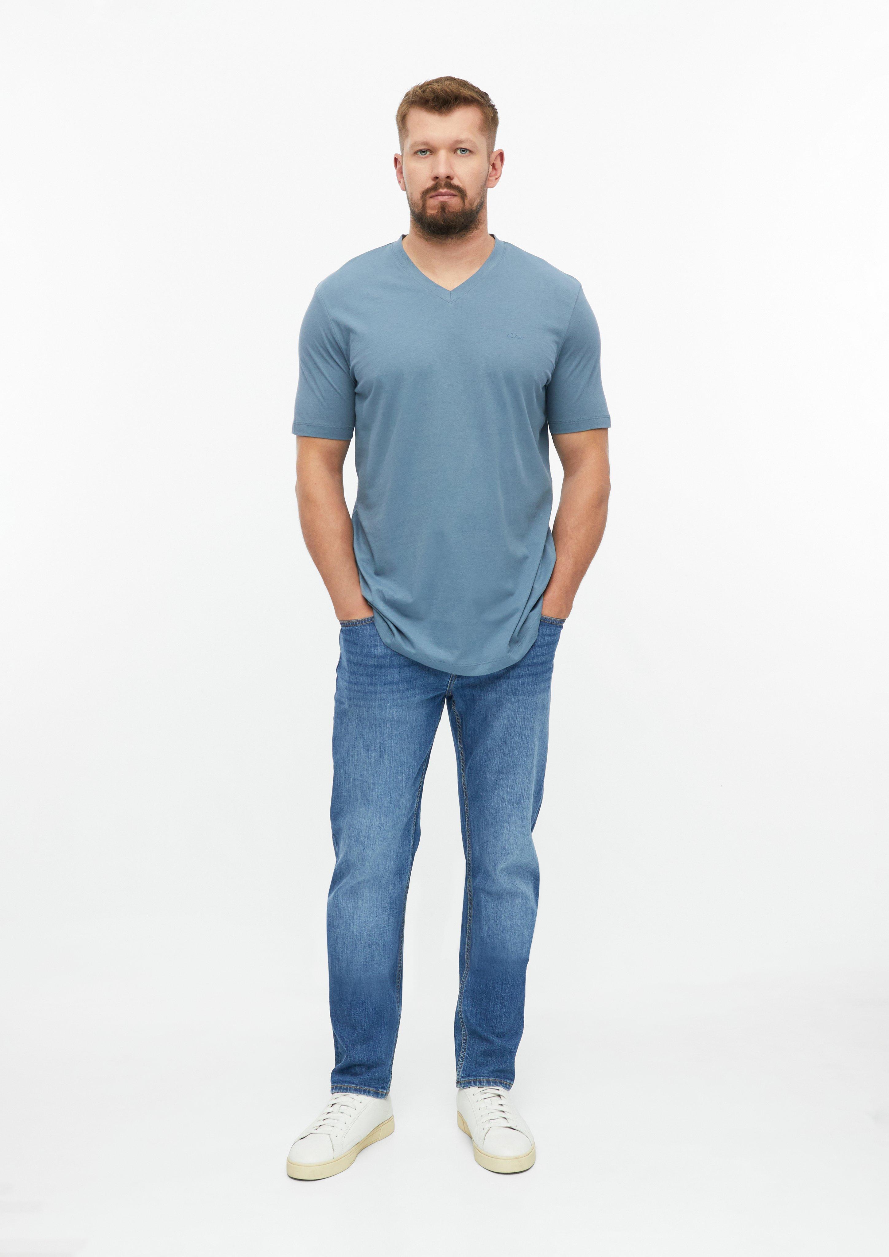 Hommes T-shirt en coton avec logo imprimé et col en V en bleu de s.Oliver Men Tall Sizes