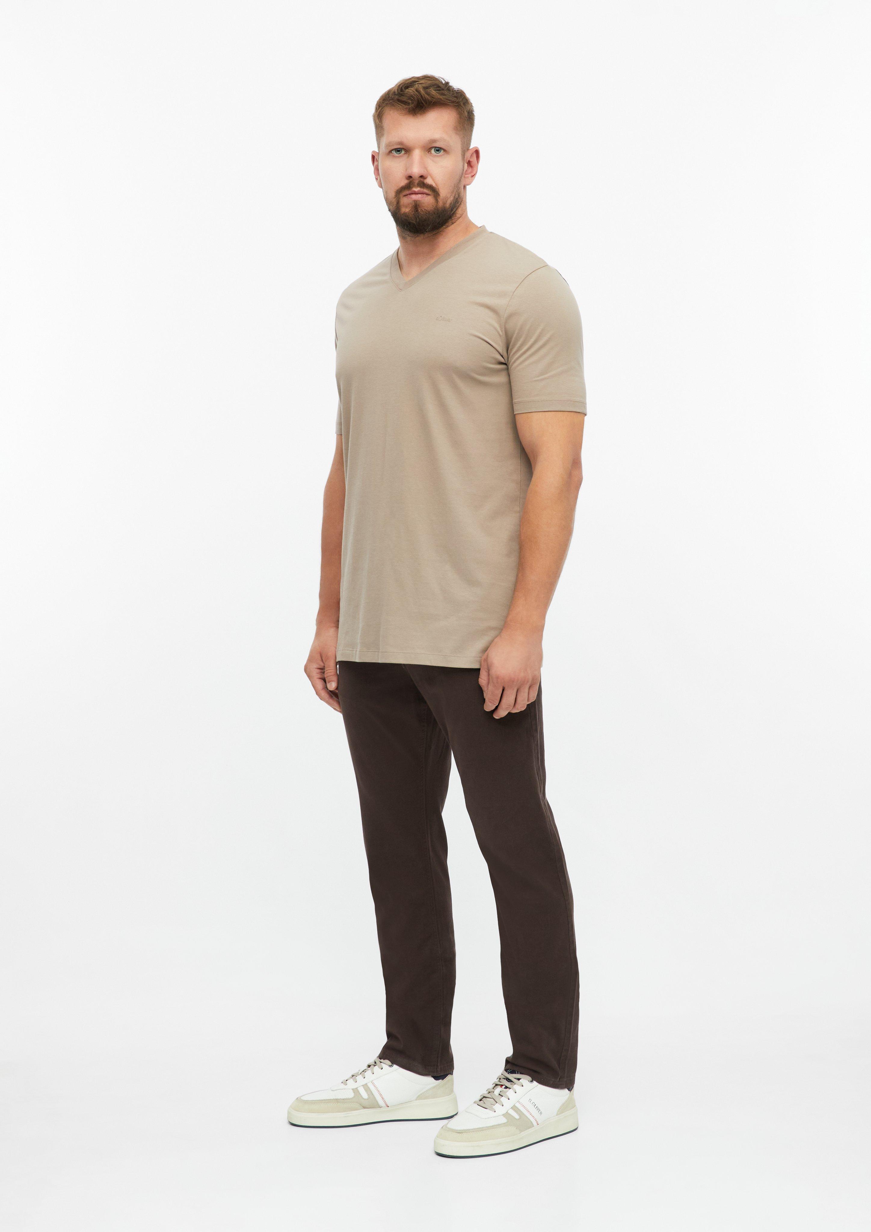Hommes T-shirt en coton avec logo imprimé et col en V en brun de s.Oliver Men Tall Sizes