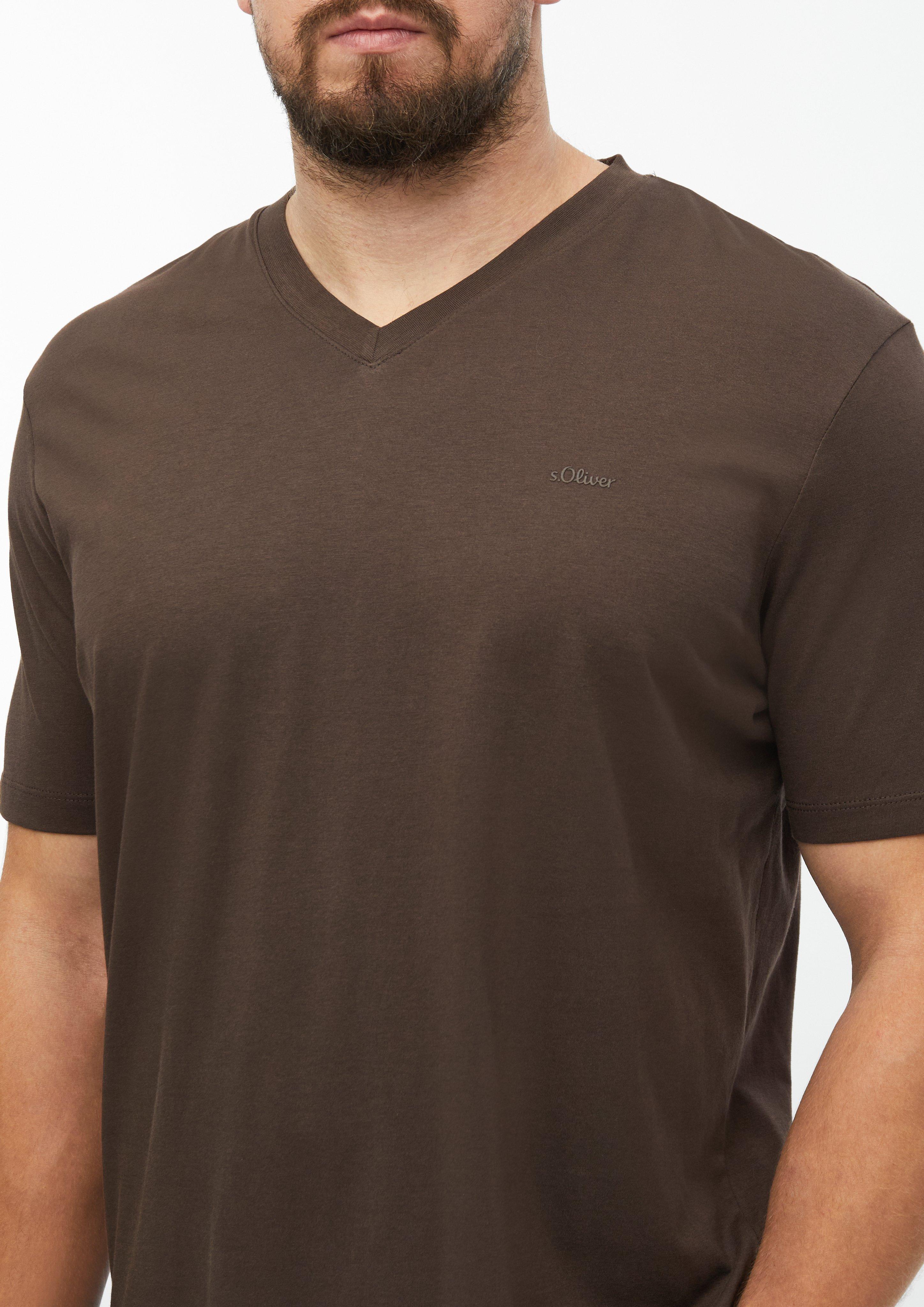 Hommes T-shirt en coton avec logo imprimé et col en V en brun de s.Oliver Men Tall Sizes