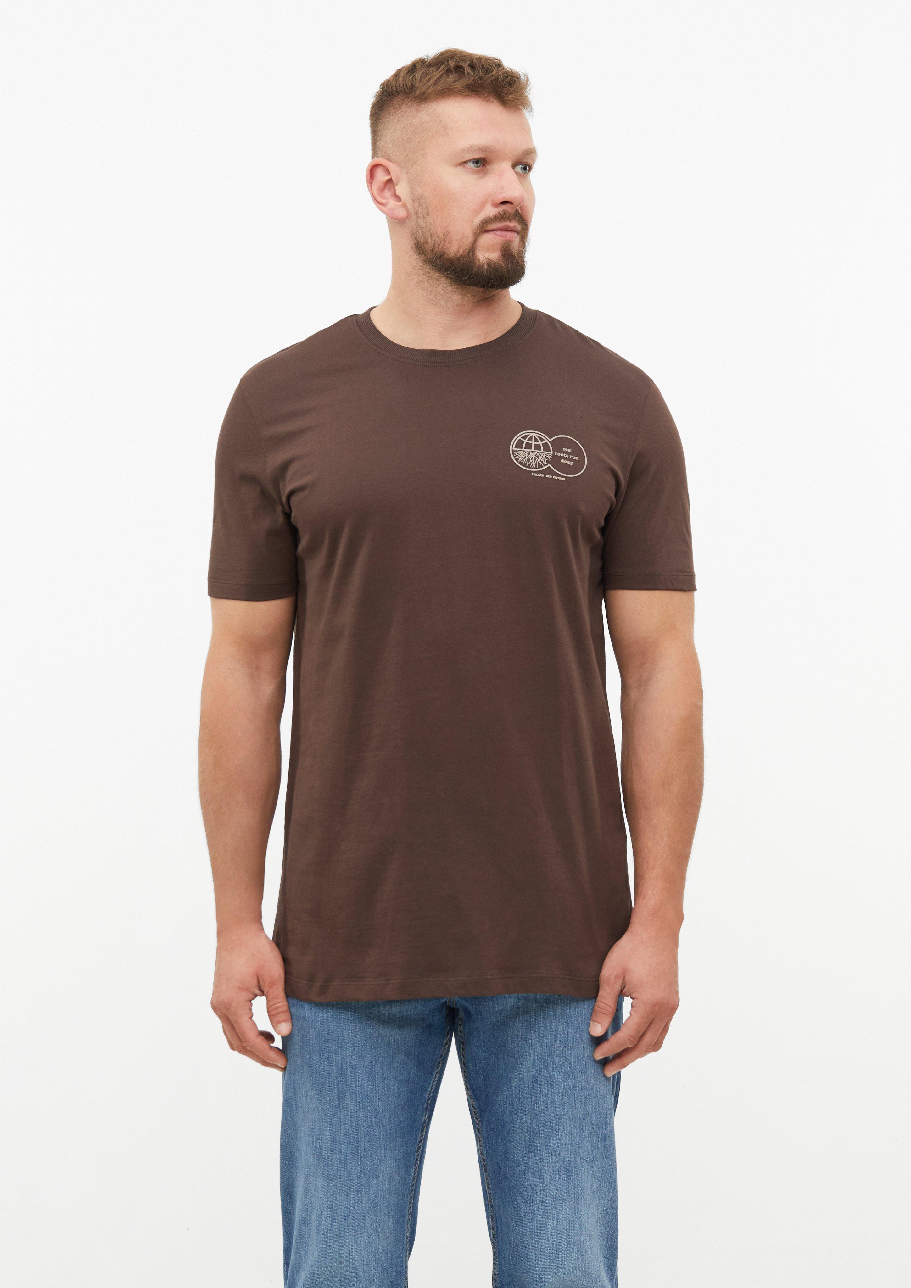 T-shirt met opdruk op de voorkant, gemaakt van 100% katoen in donkerbruin van s.Oliver Men Tall Sizes